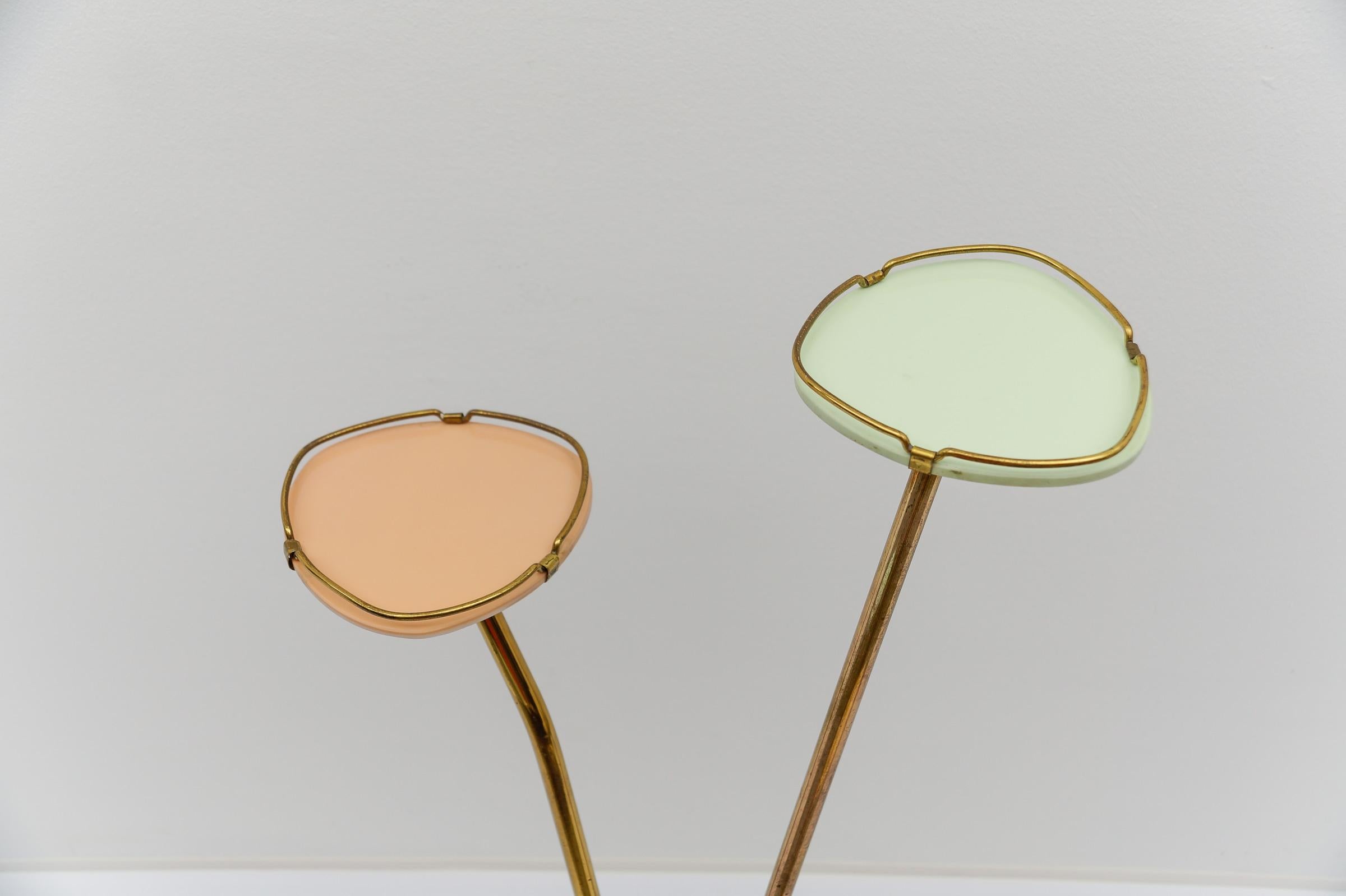 Mid-Century Modern brass and pastel-colored glass flower stand / display, 1950s For Sale 3