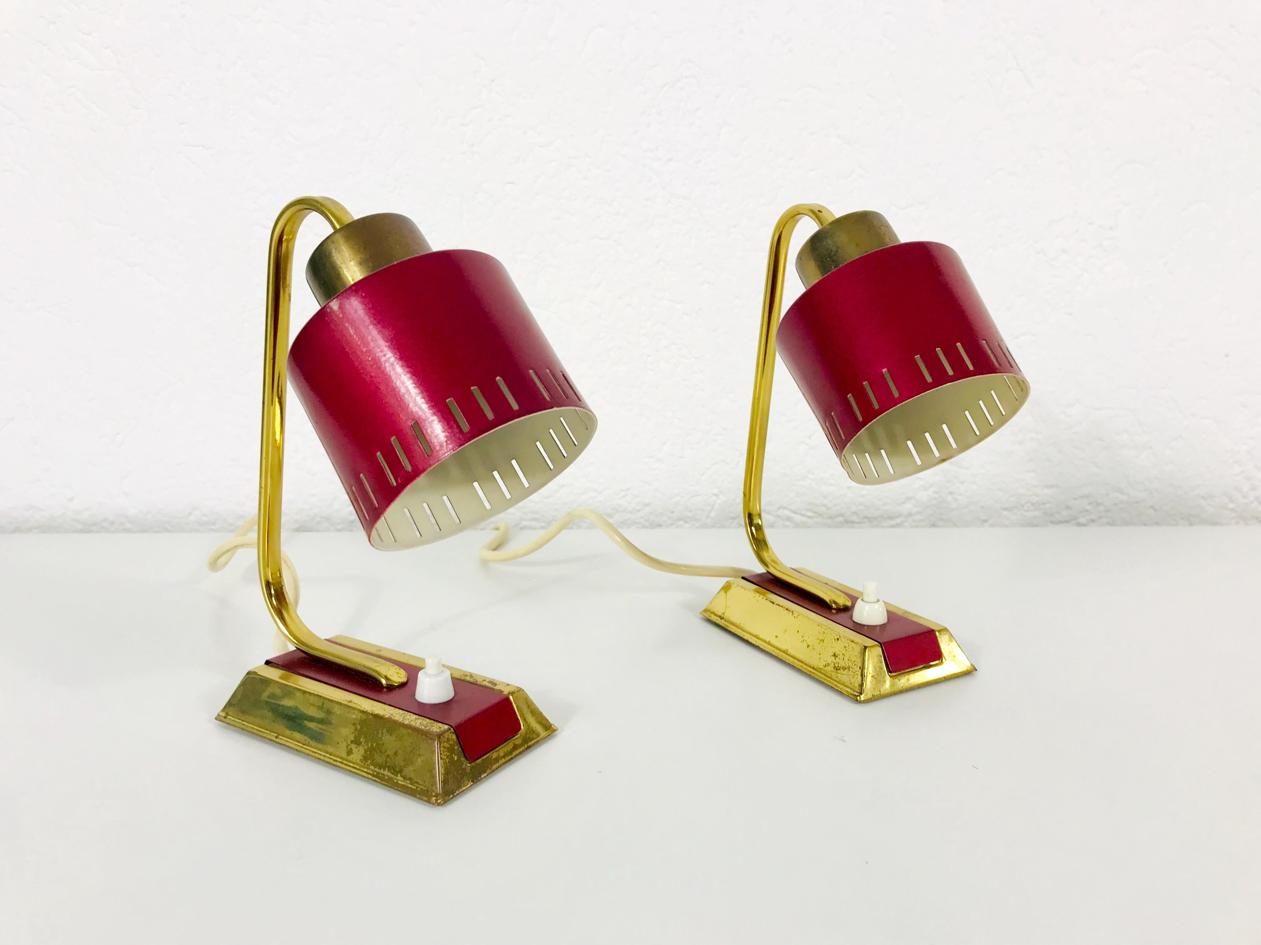 Mid-Century Modern Brass and Red Table Lamp, Pair, 1960s In Good Condition In Hagenbach, DE