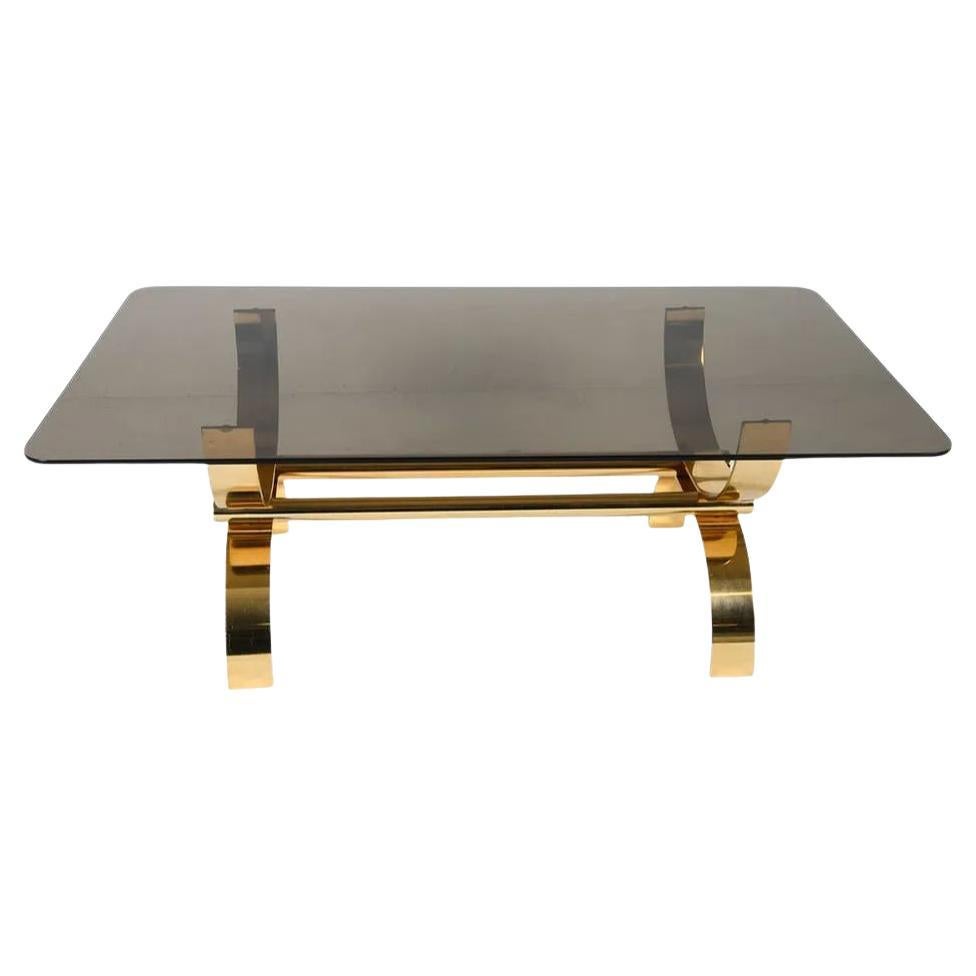 Table basse en laiton et verre fumé de style moderne du milieu du siècle dernier