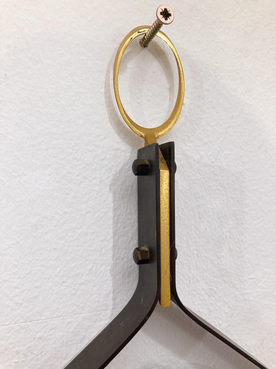 Miroir en forme de goutte en laiton et acier, Italie, 1970 en vente 1