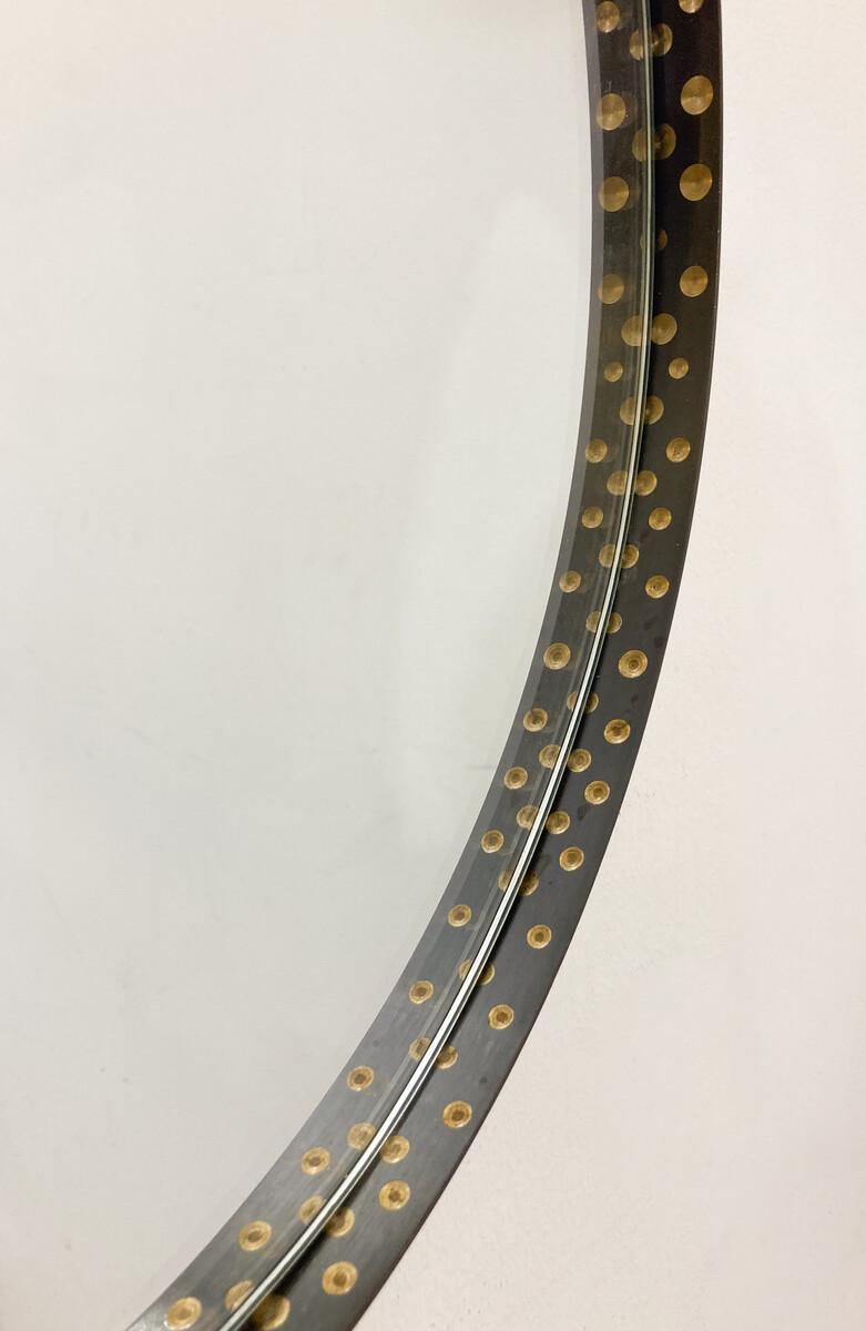 Miroir en forme de goutte en laiton et acier, Italie, 1970 en vente 2