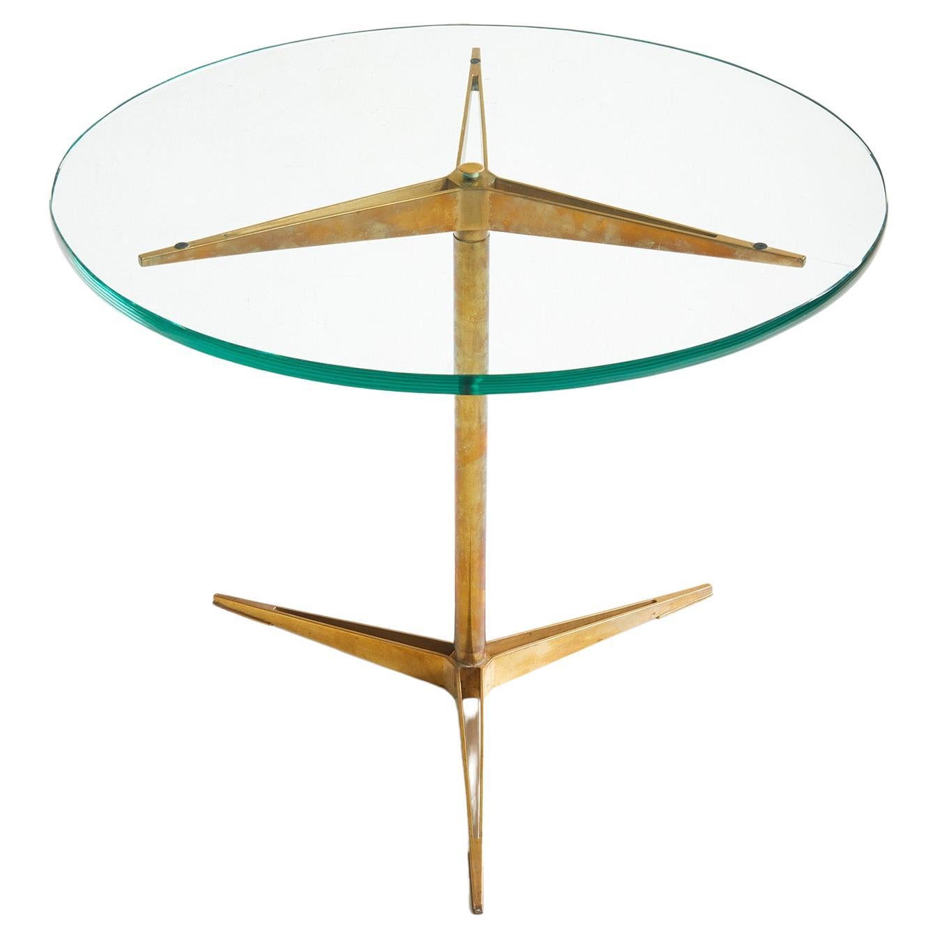 Mid-Century modern brass and tempered glass tripod table model 1128 by Gio Ponti For Sale