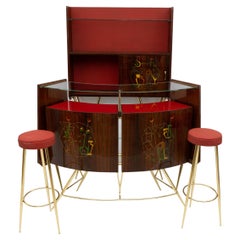 Mueble bar moderno de mediados de siglo en latón y nogal con 2 taburetes, Italia, años 50