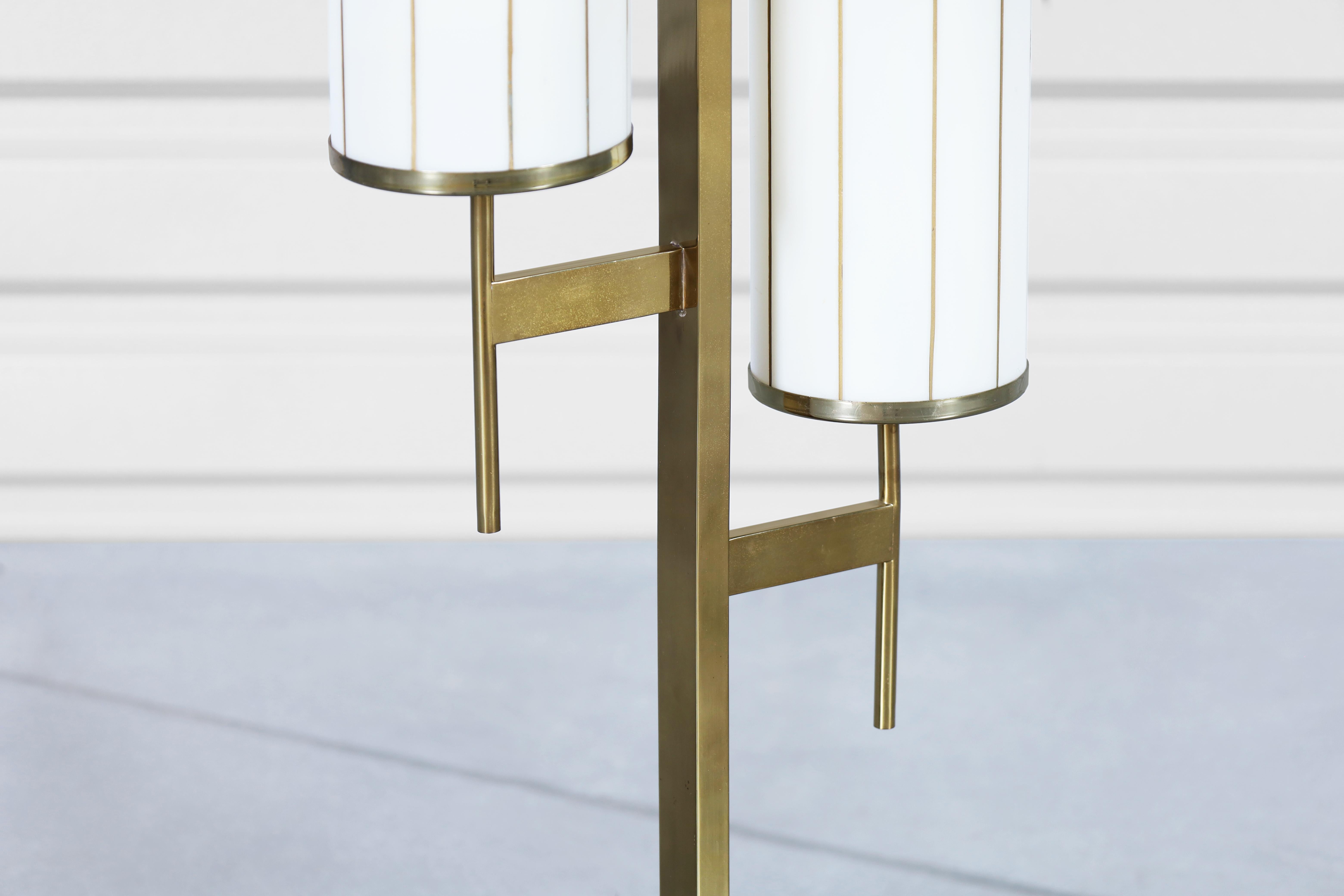 Mid-Century Modern Brass and Walnut Floor Lamp For Sale 6