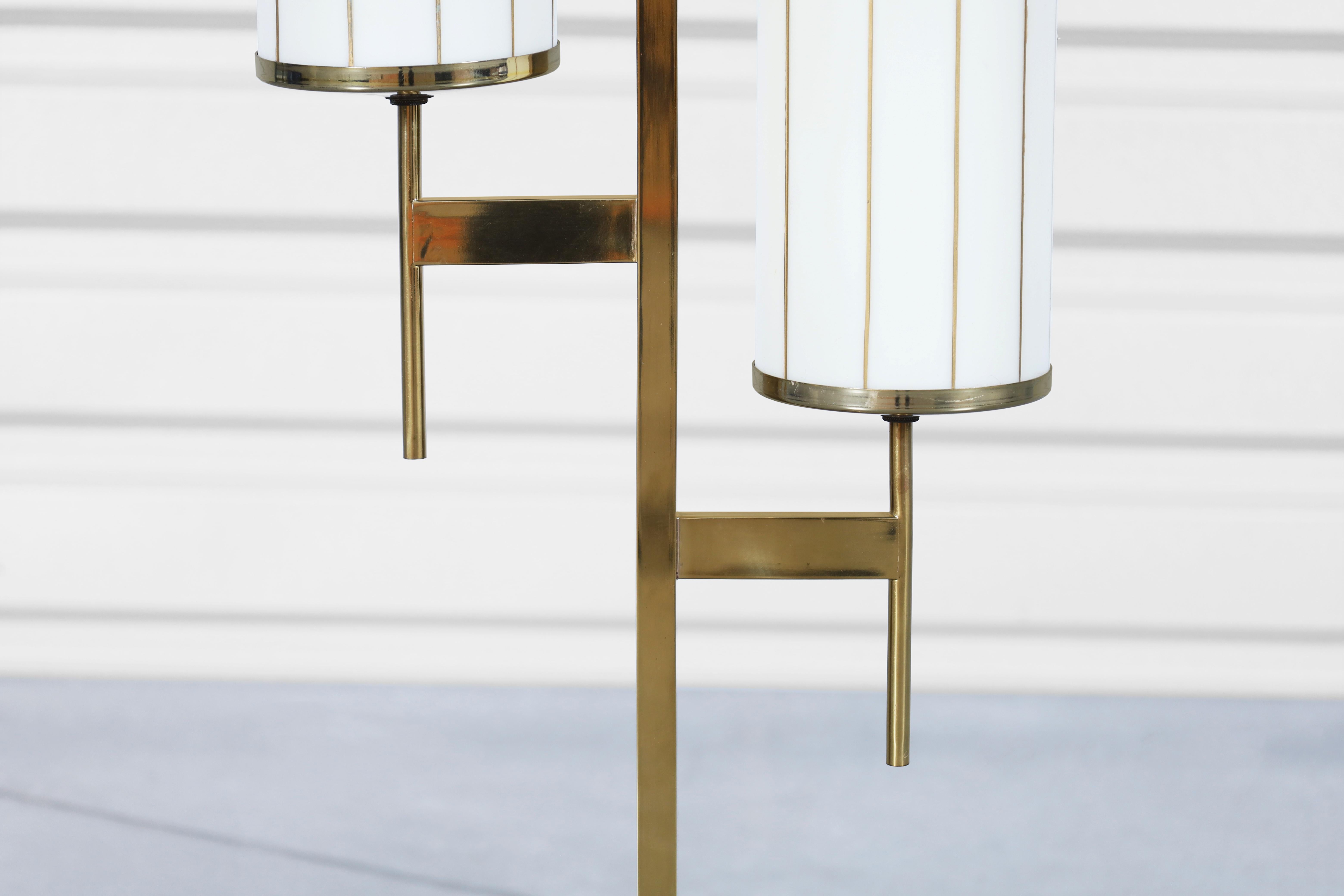 Late 20th Century Mid-Century Modern Brass and Walnut Floor Lamp For Sale