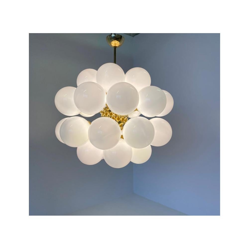 Mid-Century Modern Brass and White Murano Glass Spheres Chandelier For Sale 3
