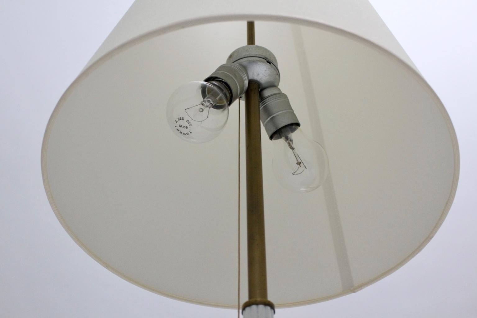 Mid-Century Modern Brass and White Vintage Floor Lamp, 1940s, Italy For Sale 10