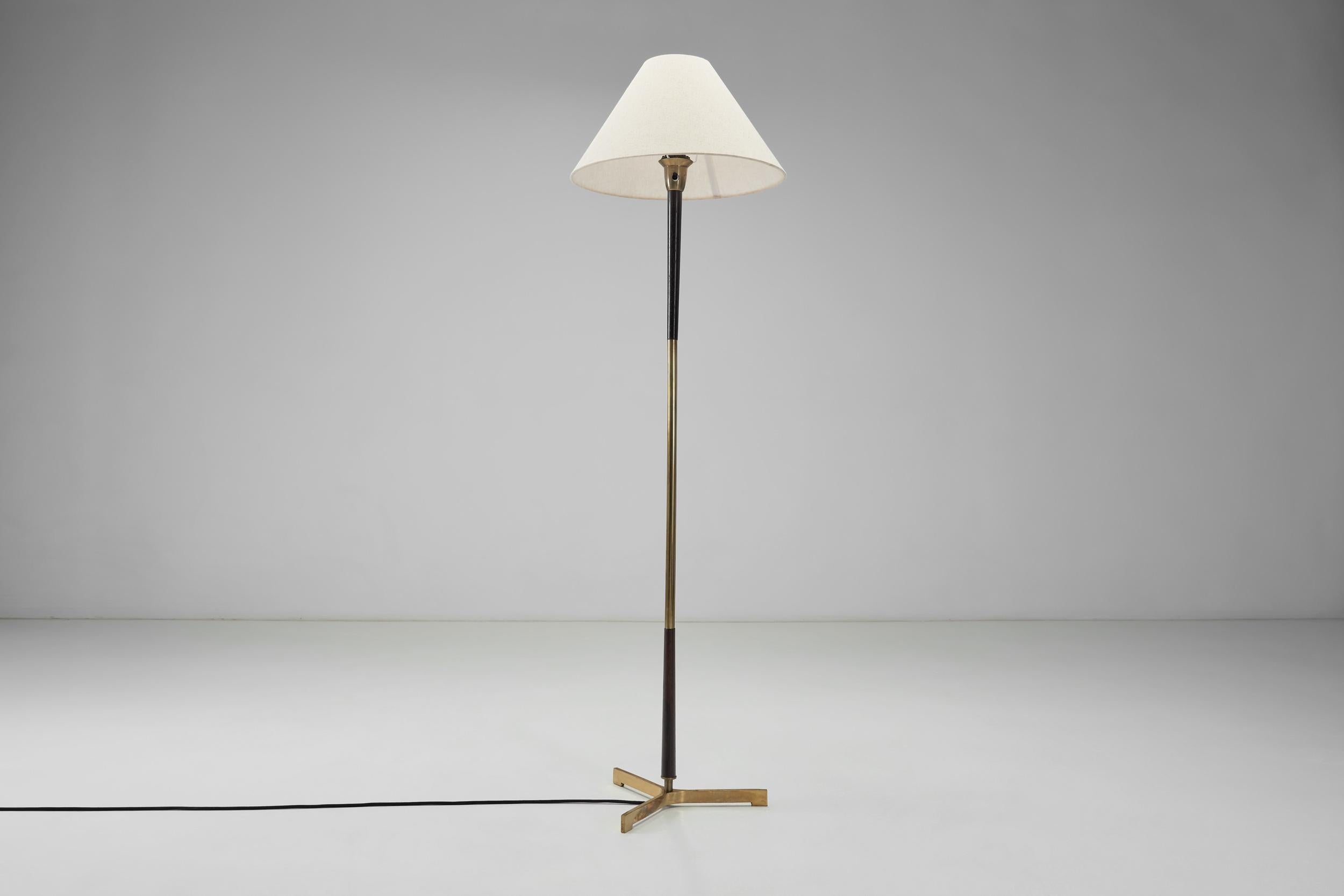 Lampada da terra moderna in ottone e Wood, Europa, metà del XX secolo in vendita 6