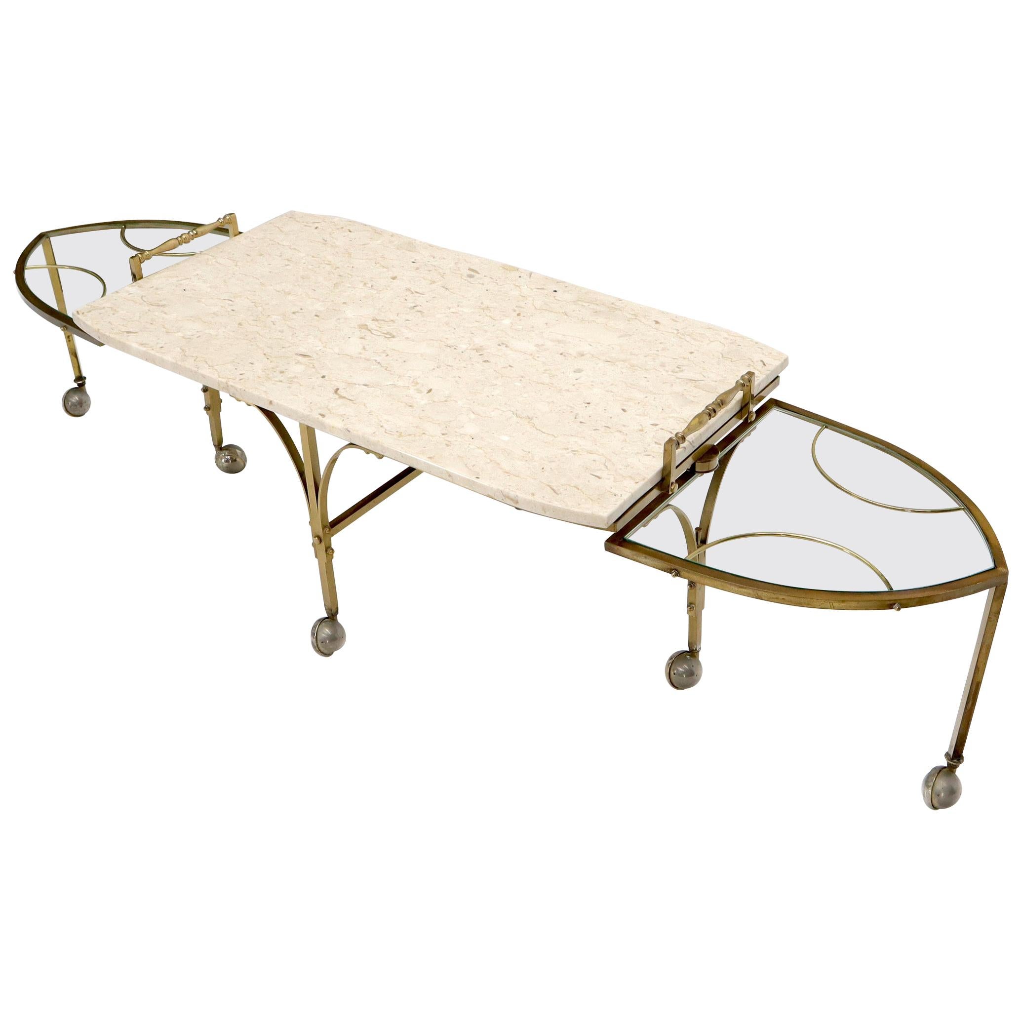 Table basse extensible moderne du milieu du siècle dernier, base en laiton sur roues, plateau en travertin
