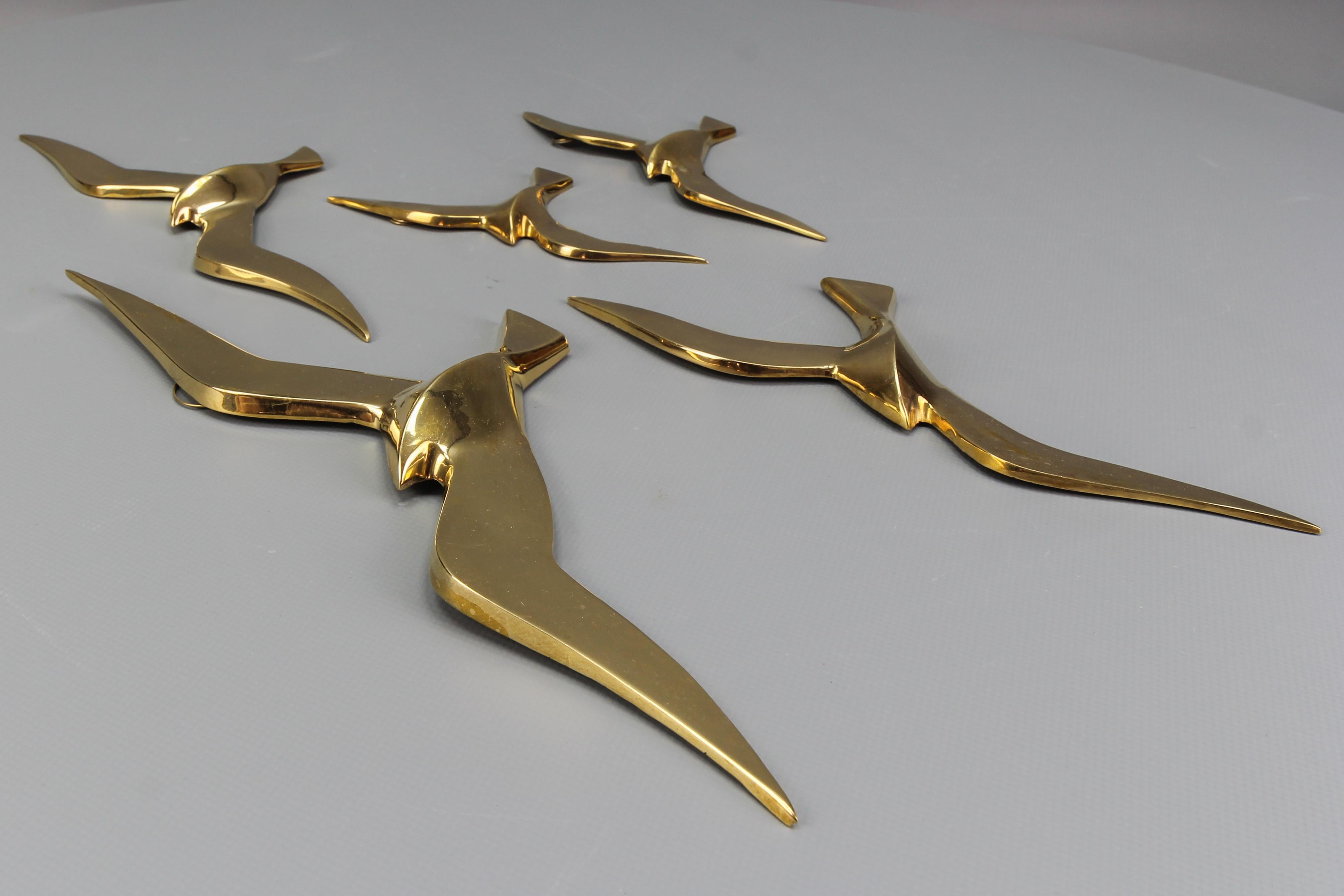 Mid-Century Modern Brass Bird Wall-Mounted Figures, Set of Five For Sale 5