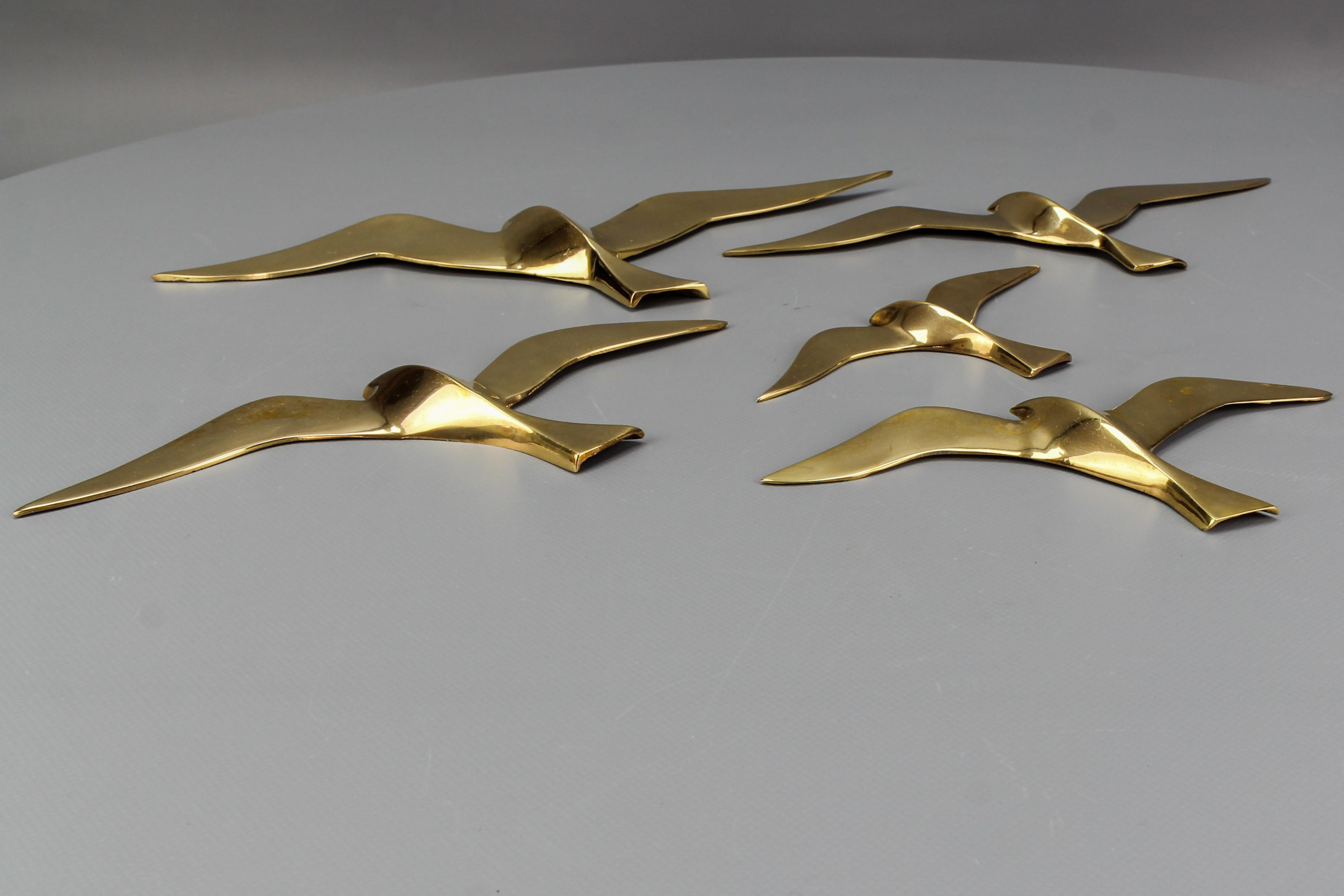 Mid-Century Modern Brass Bird Wall-Mounted Figures, Set of Five For Sale 1