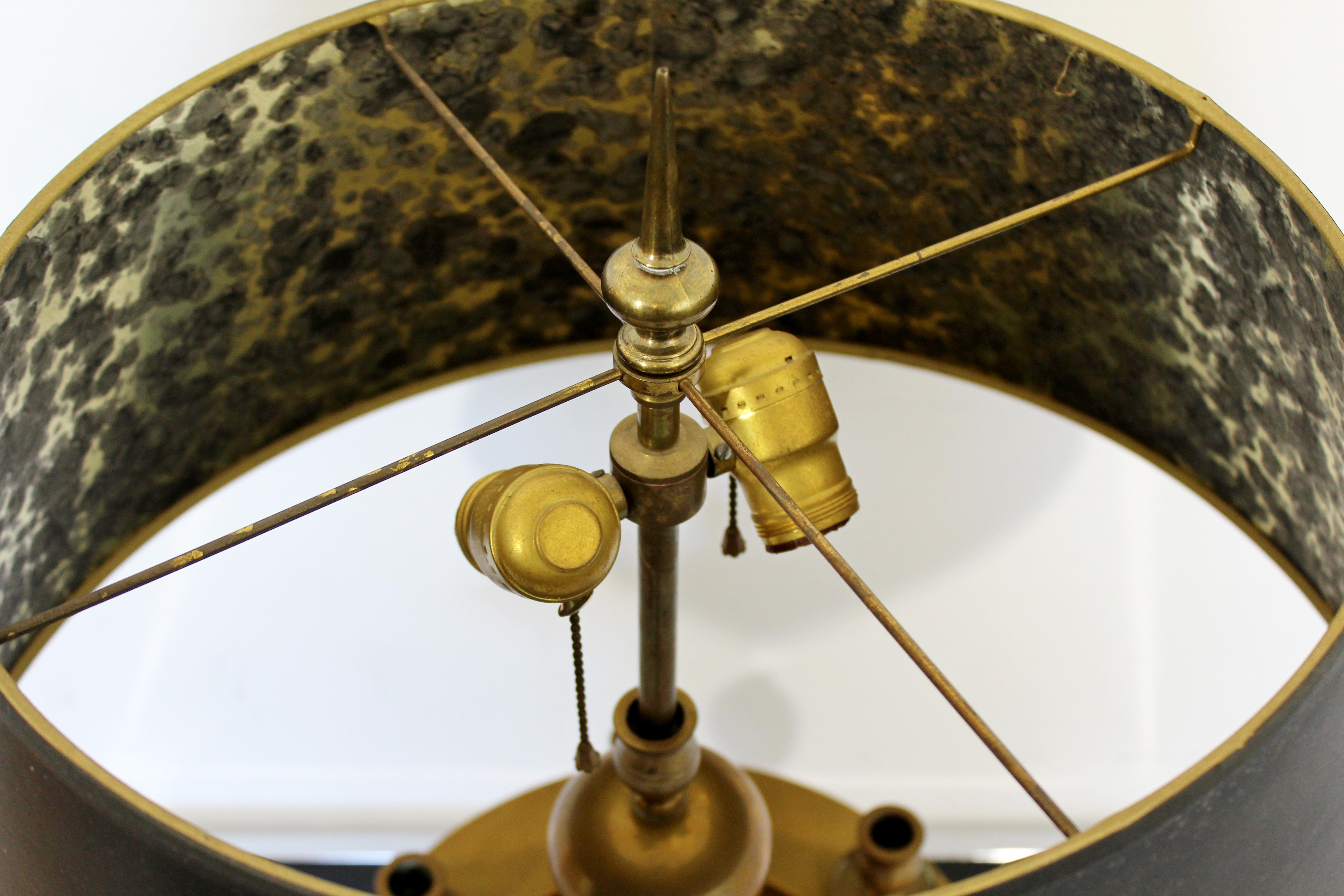 Mid-Century Modern Brass Candelabra Table Lamp by Chapman, 1970s In Good Condition For Sale In Keego Harbor, MI