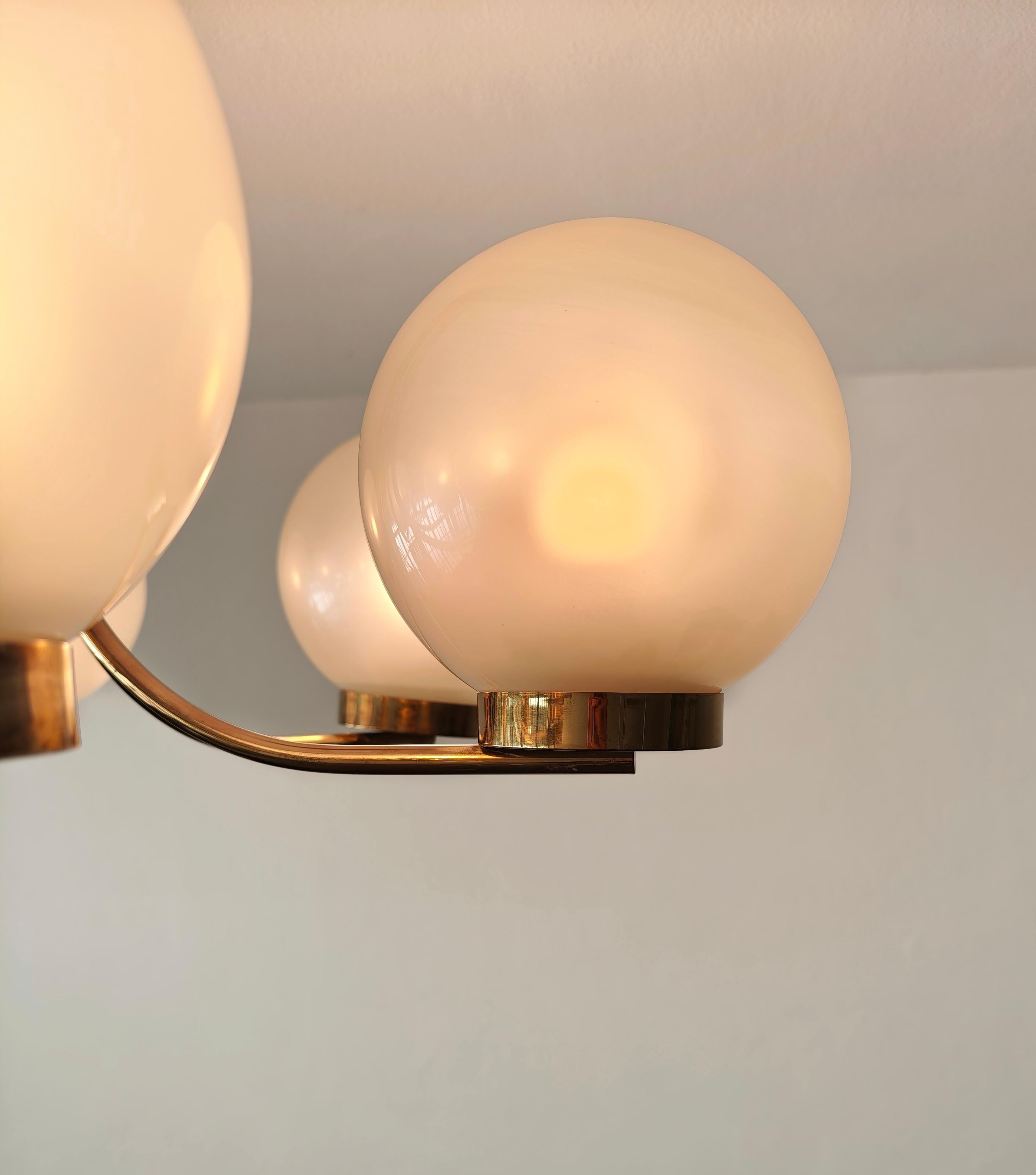 Mid-Century moderno Lampadario in ottone di produzione Lamperti del 1960, metà secolo. in vendita