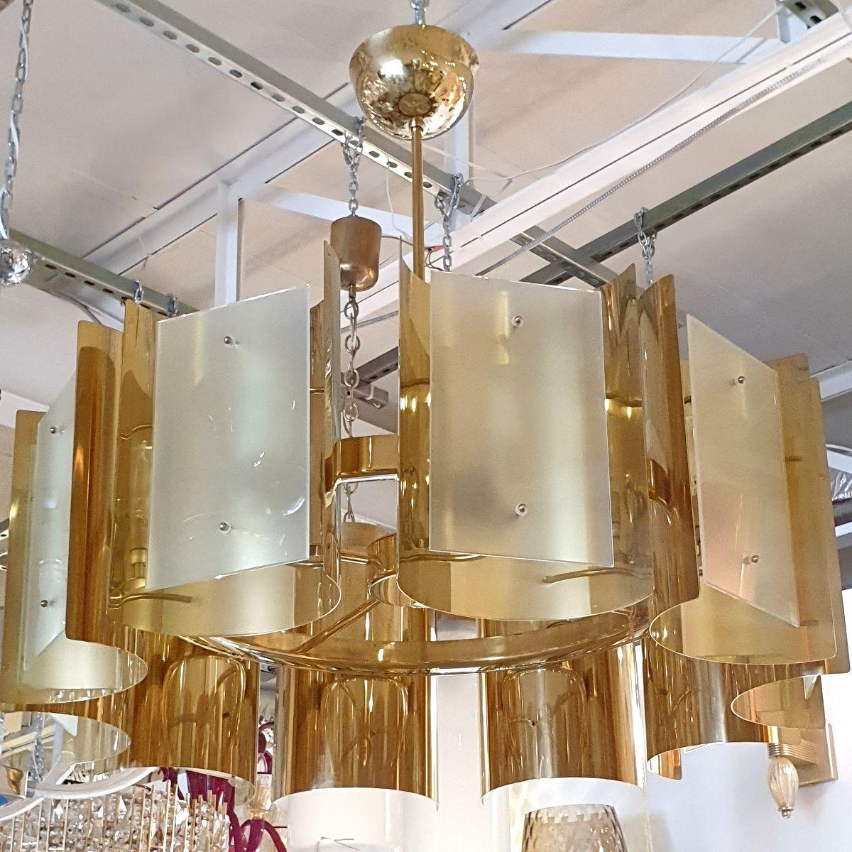 Italiano Lampadario in ottone del Mid Century Modern, Italia in vendita