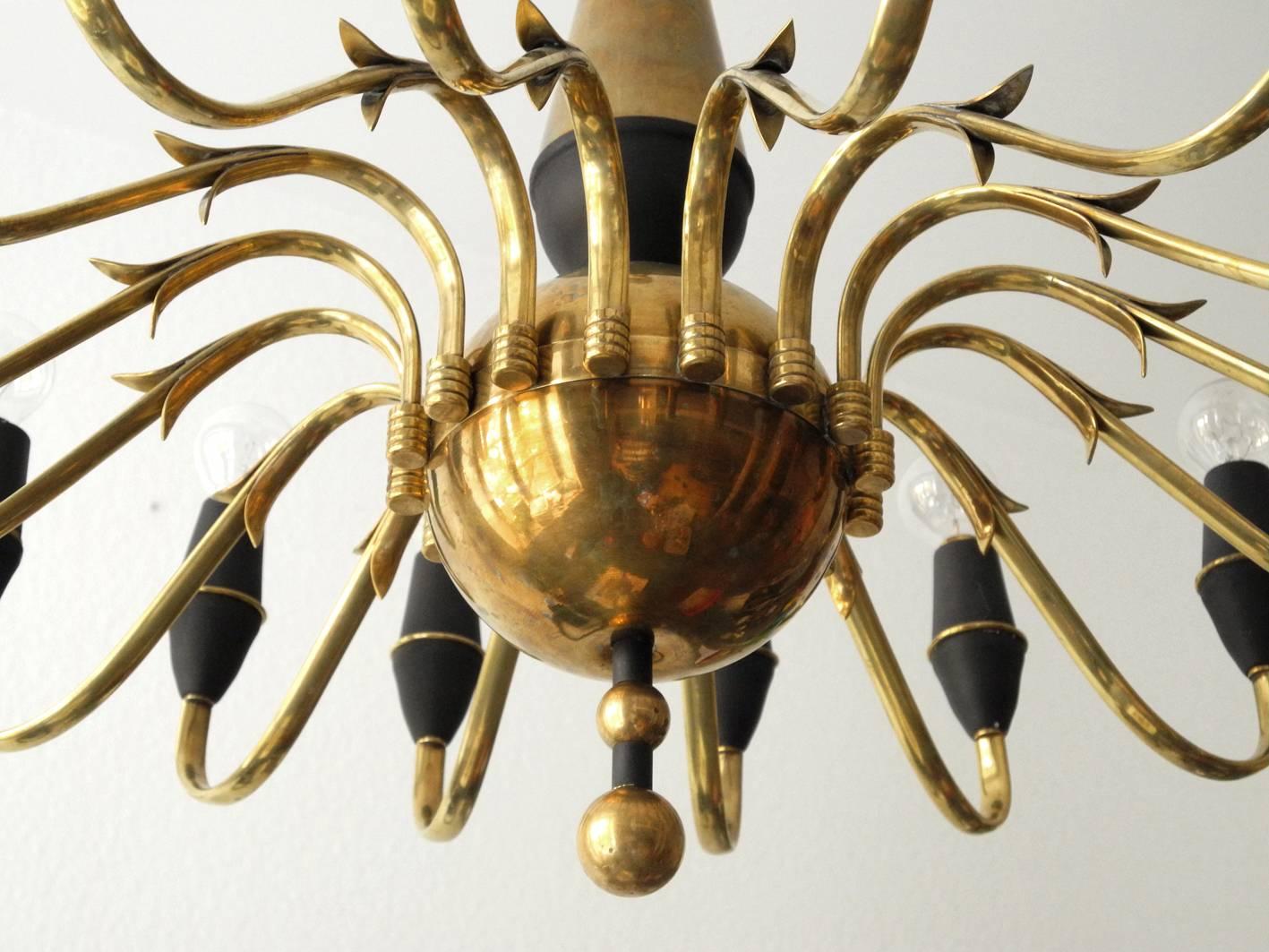 Mid-Century Modern Brass Chandelier with 16 Sockets, Made in Italy In Good Condition For Sale In München, DE