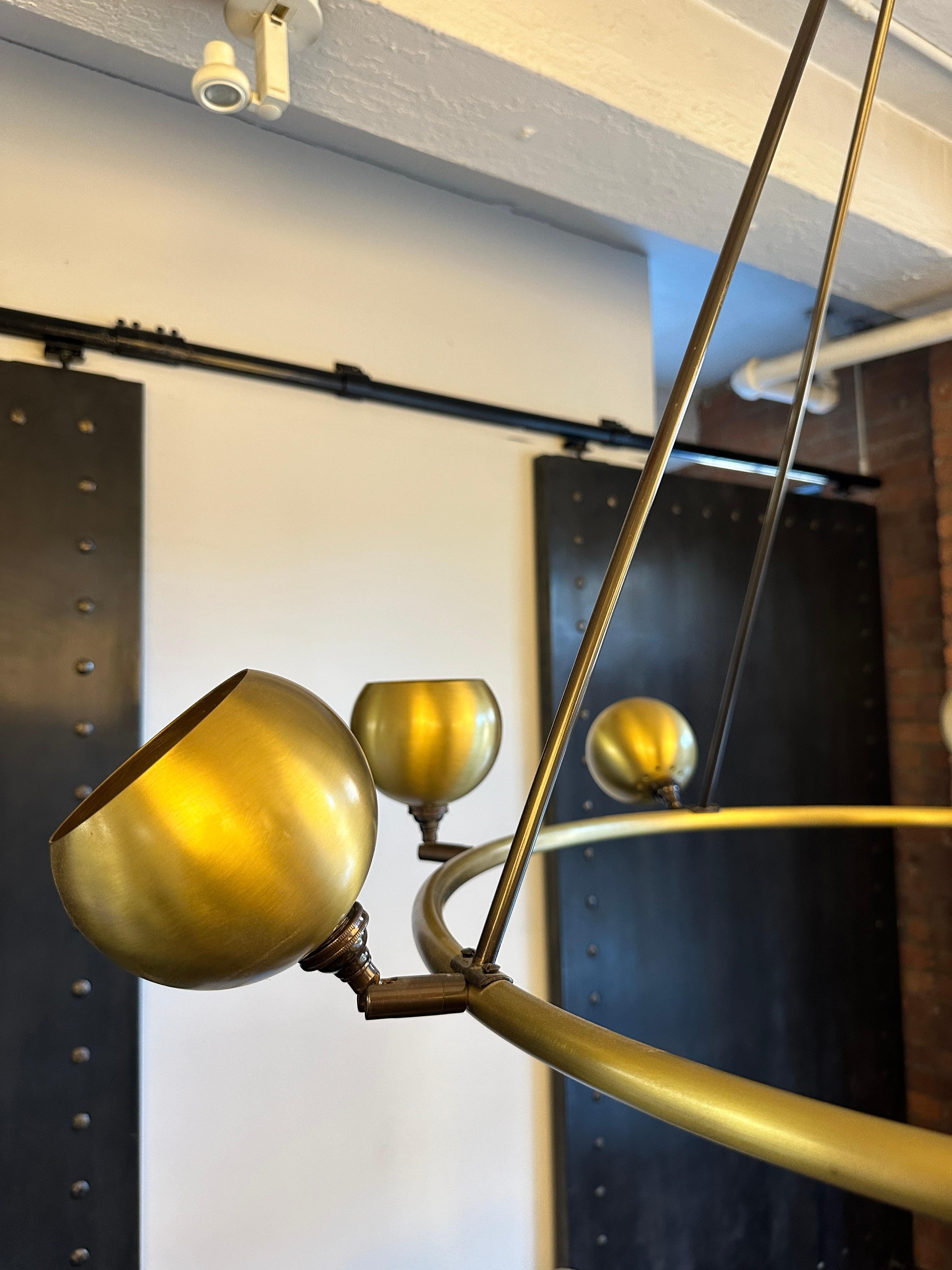 XXIe siècle et contemporain Chendelier en laiton The MODERNITY en vente