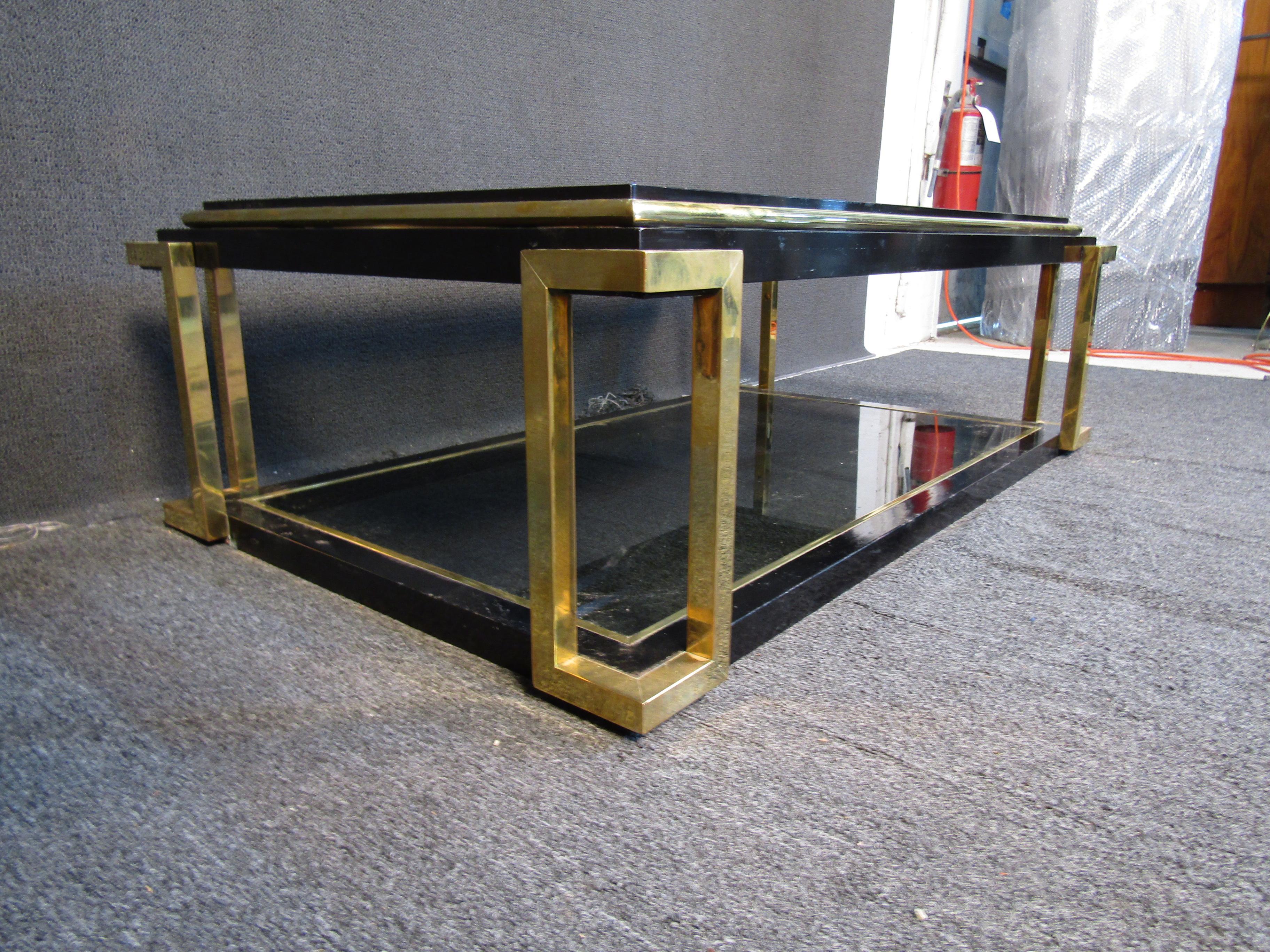 Mid-Century Modern Brass Coffee Table In Good Condition For Sale In Brooklyn, NY