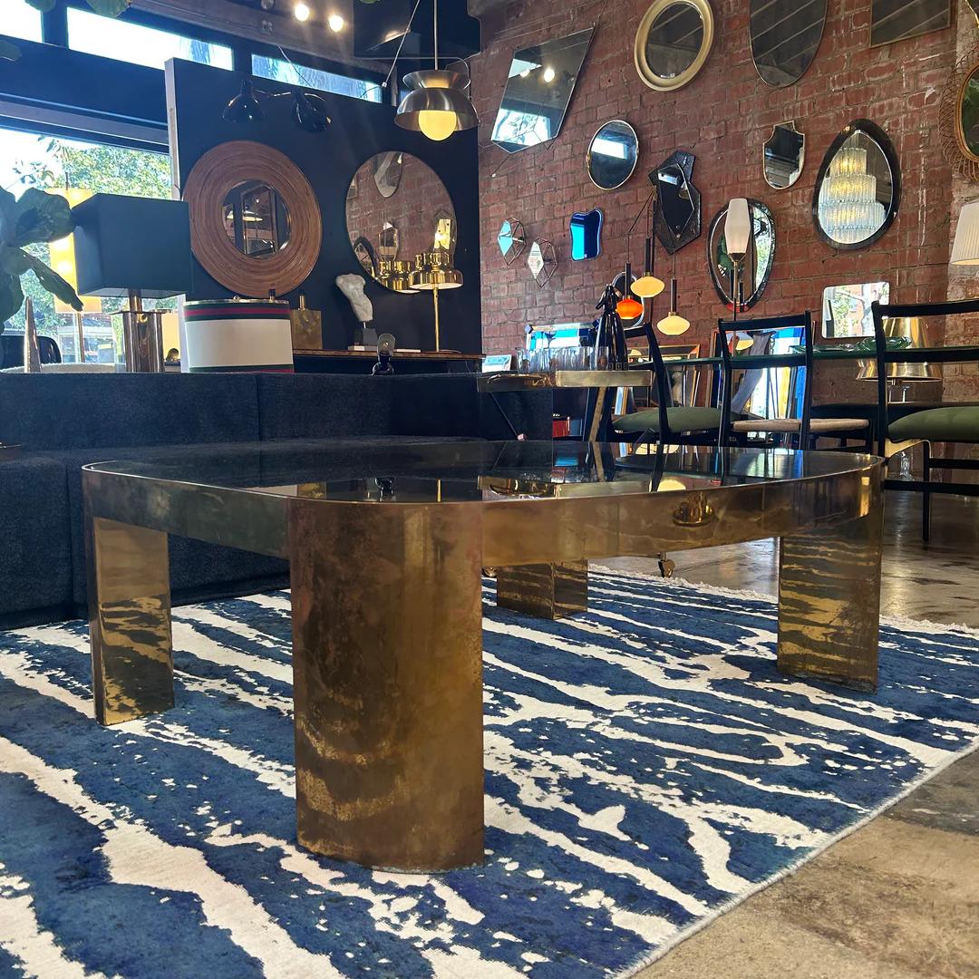 Laiton Table basse en laiton The Moderns Modernity en vente