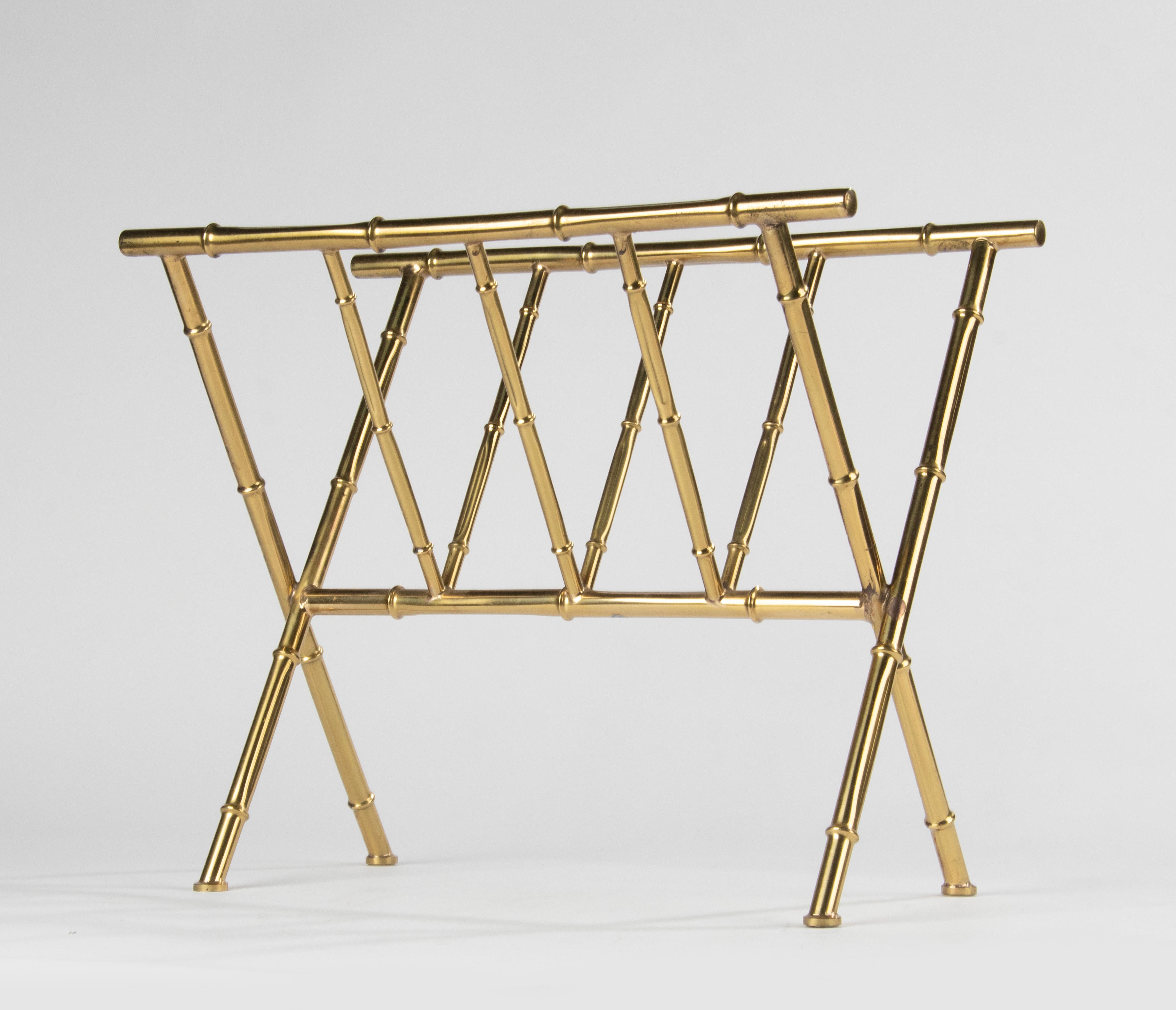 A vintage brass colored faux bamboo magazine rack in the style Maison Bagués. Made of brass colored metal. Made in France, circa 1960-1970
In good and stable condition.
Dimensions: 38 (h) 47 x 25 cm
Free shipping