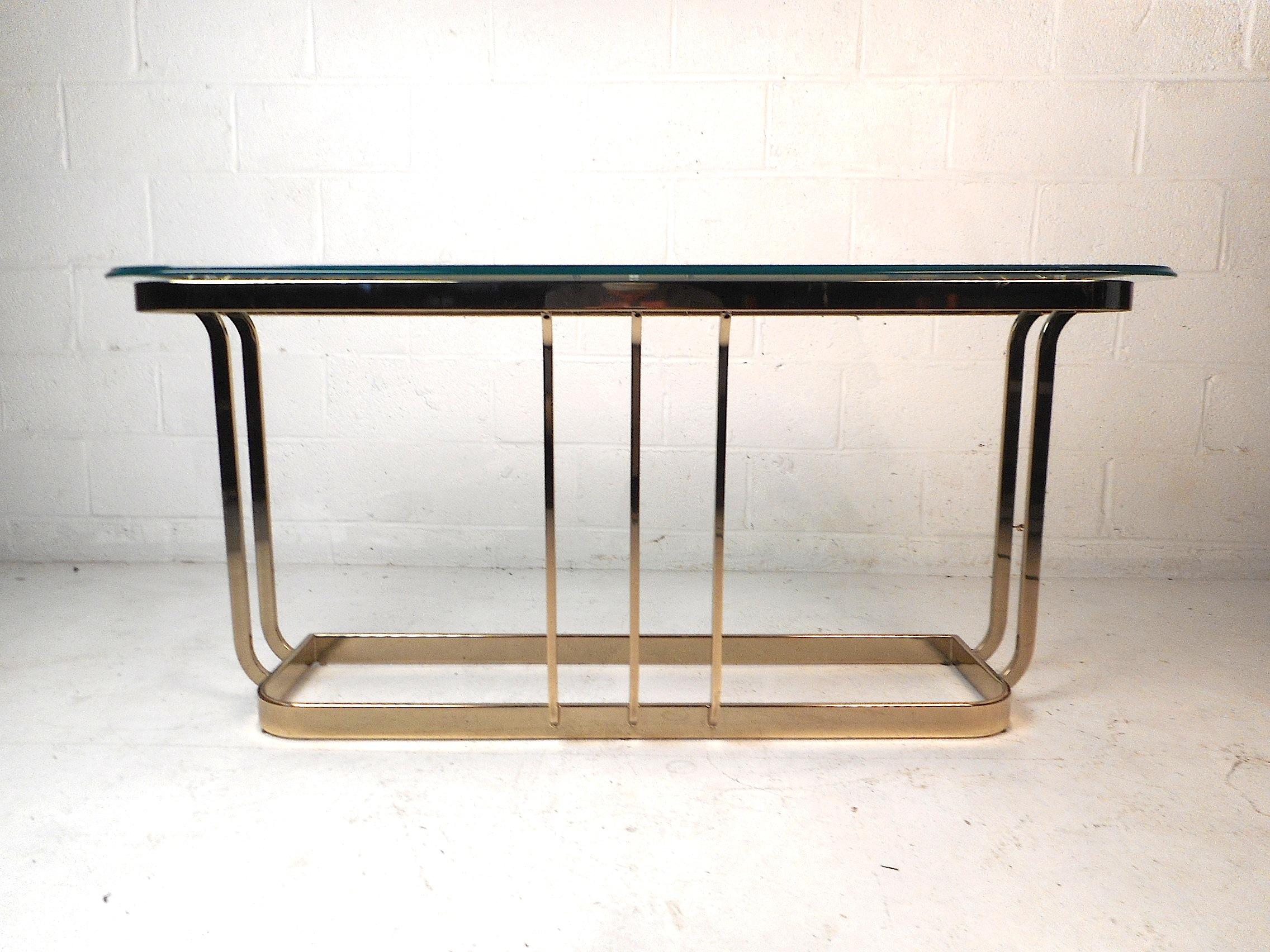 Mid-Century Modern Brass Console Table In Good Condition In Brooklyn, NY