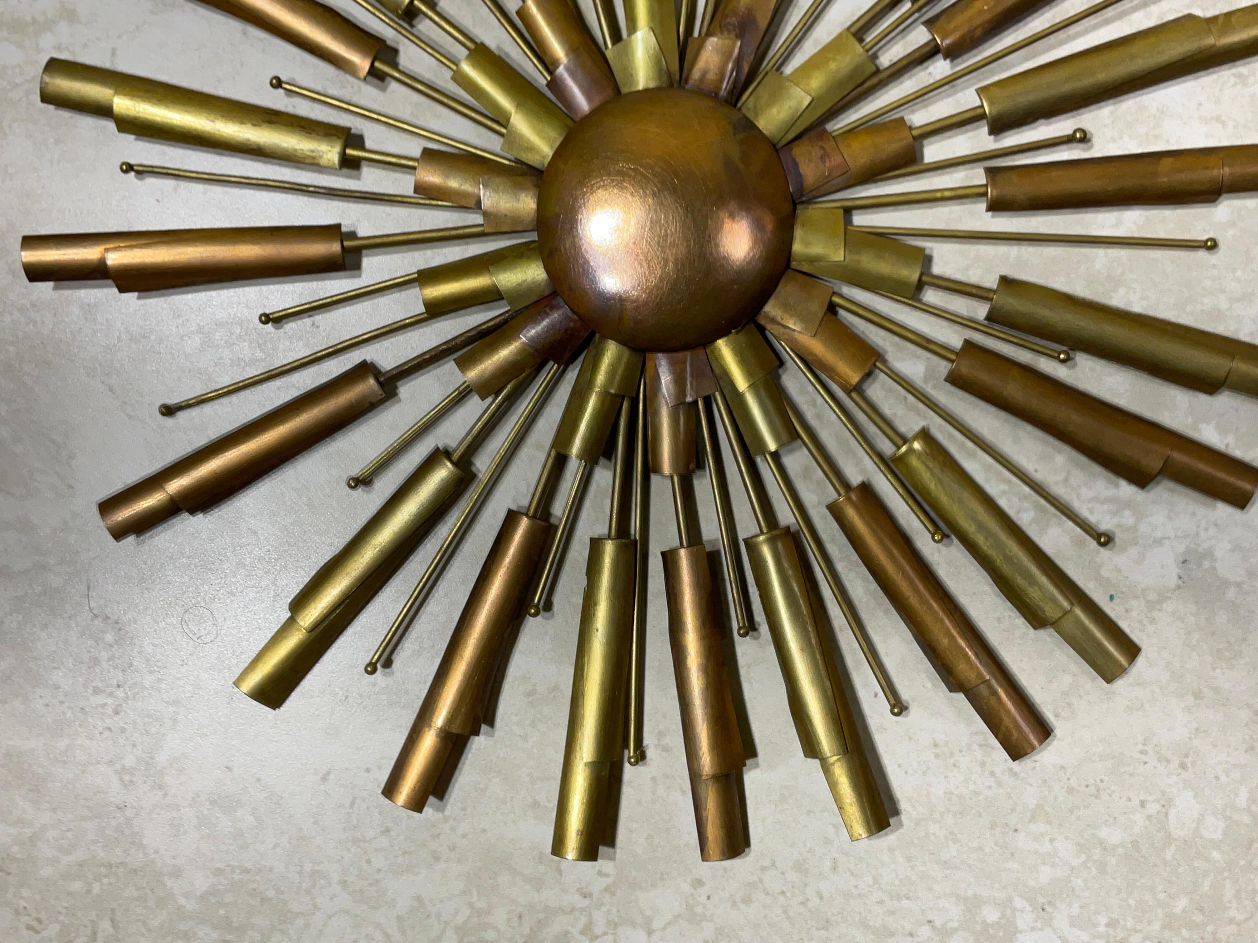 Medallones de latón y cobre modernos de mediados de siglo para arte de pared Sunburst  10”.5 x 0.75 en venta 3