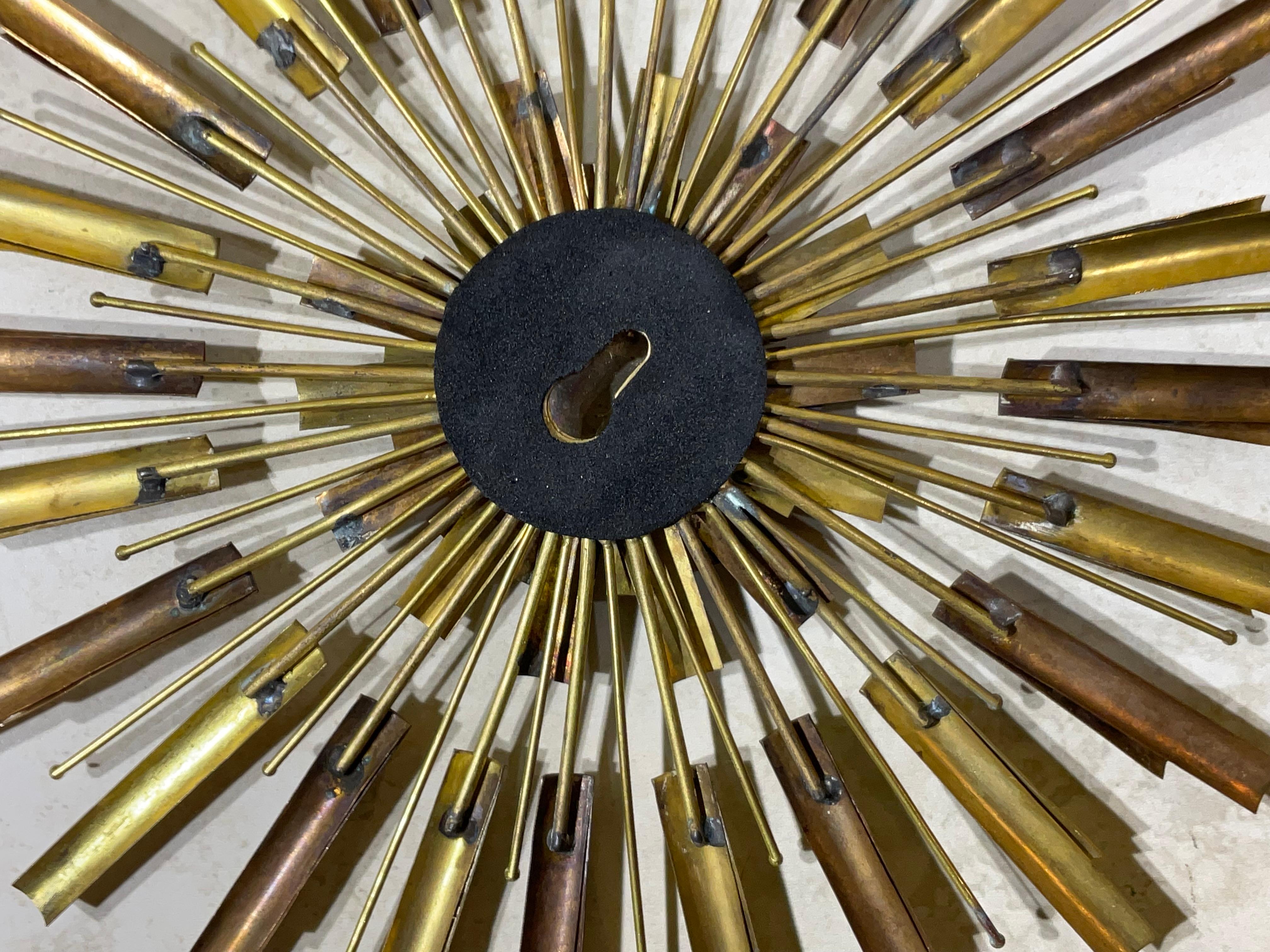 Medallones de latón y cobre modernos de mediados de siglo para arte de pared Sunburst  10”.5 x 0.75 en venta 8