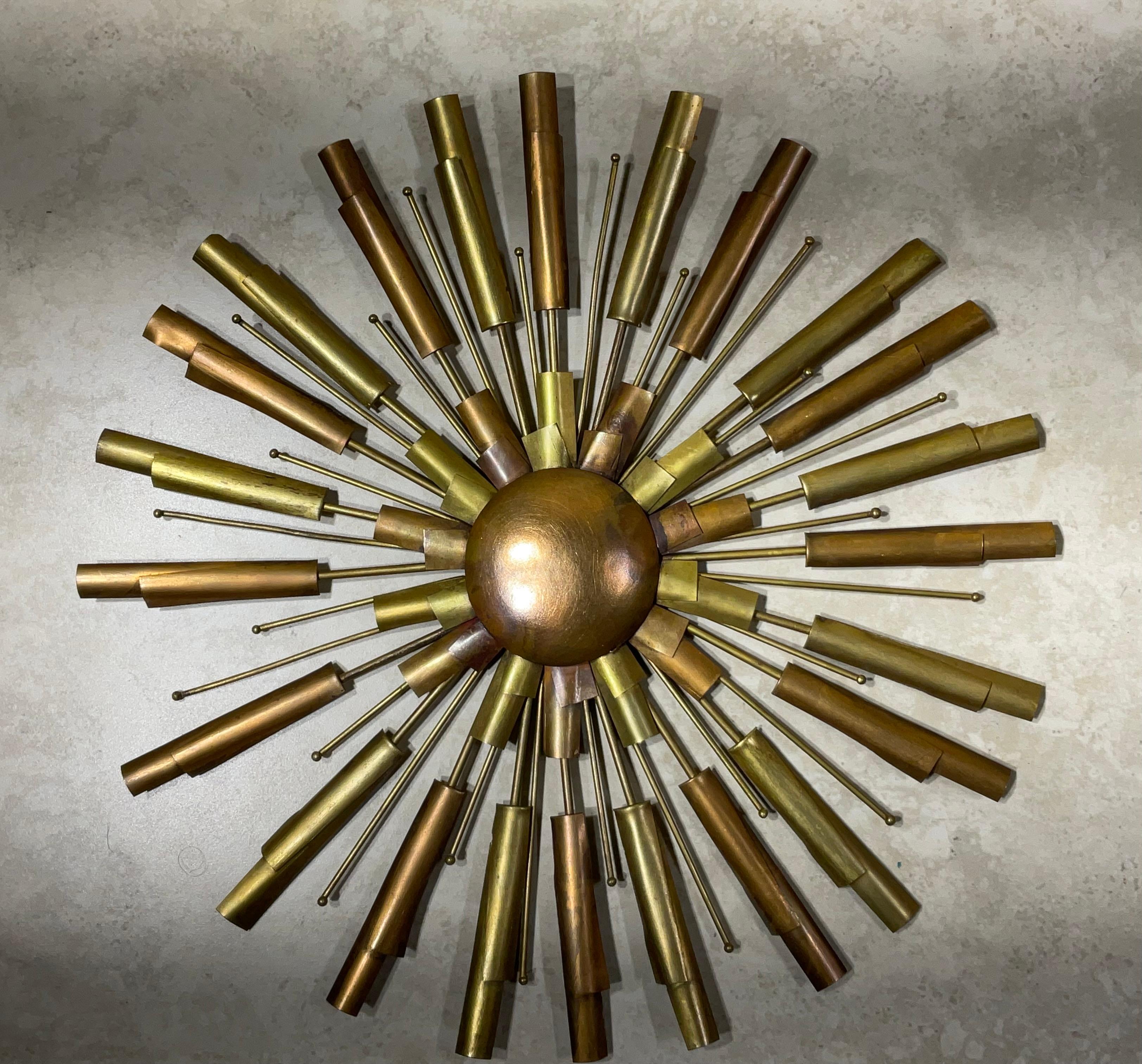 Medallones de latón y cobre modernos de mediados de siglo para arte de pared Sunburst  10”.5 x 0.75 Latón en venta