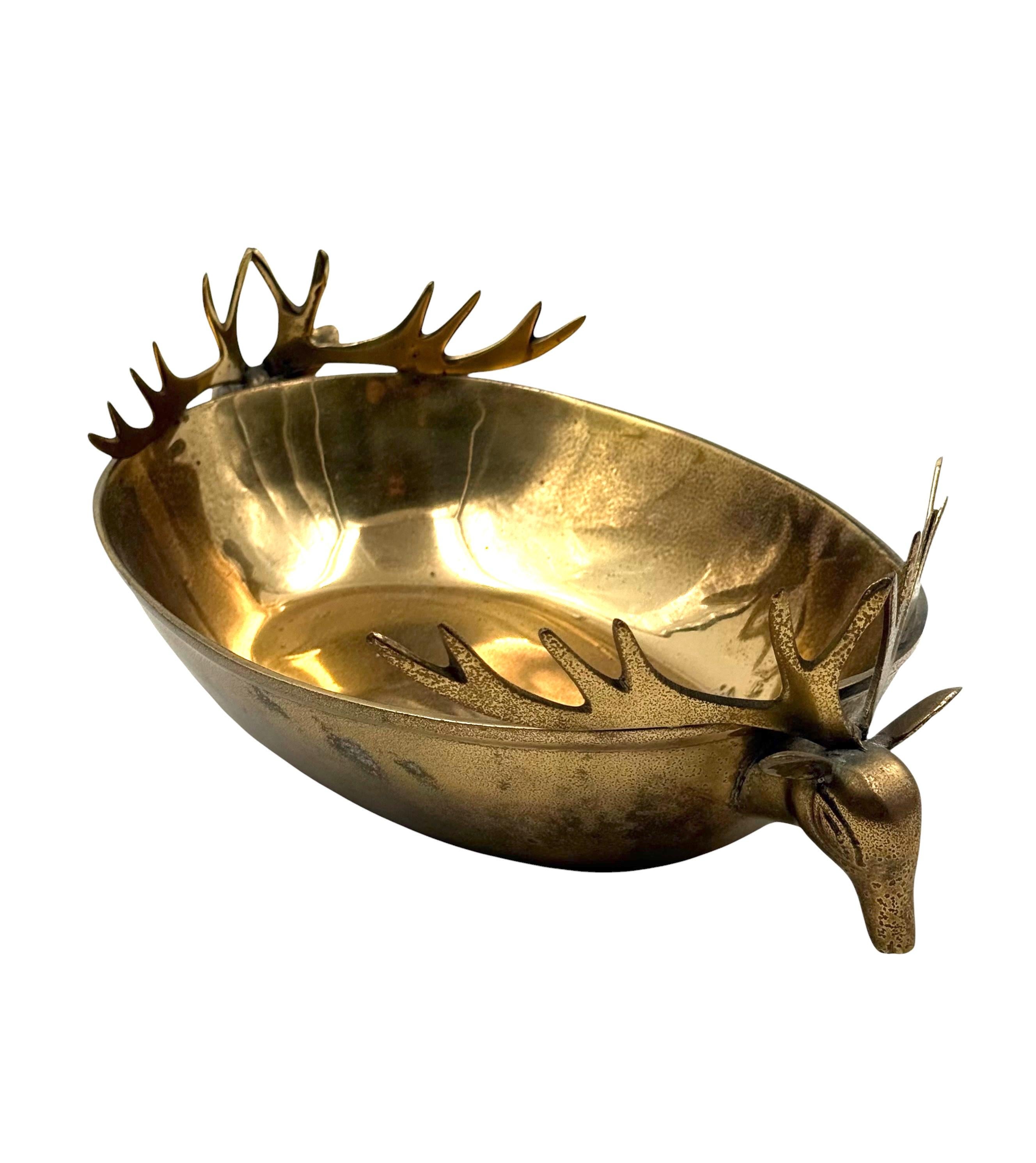 Mid-century Modern brass deers centerpiece / bowl, France 1970s in vendita 6