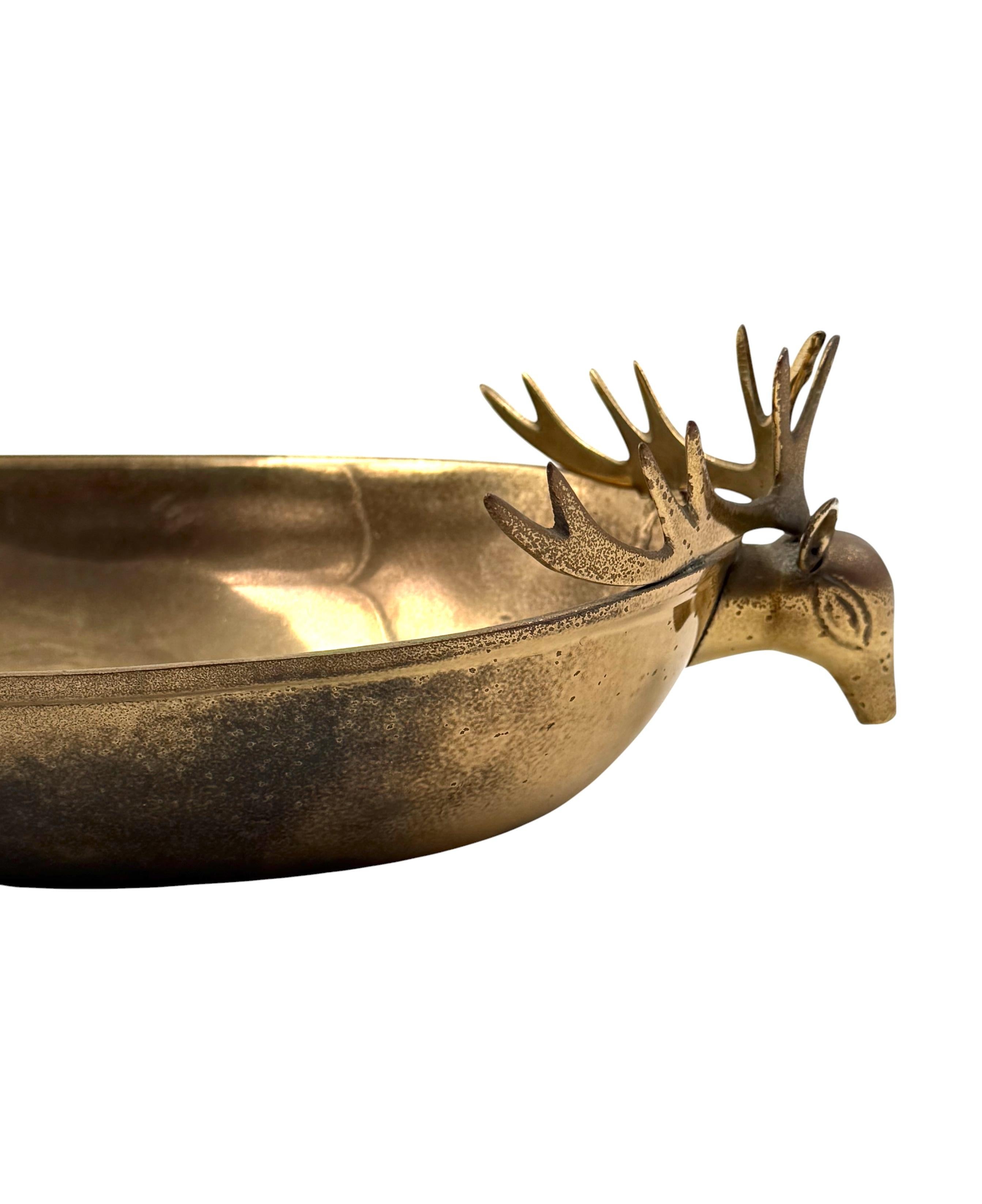 Ottone Mid-century Modern brass deers centerpiece / bowl, France 1970s in vendita
