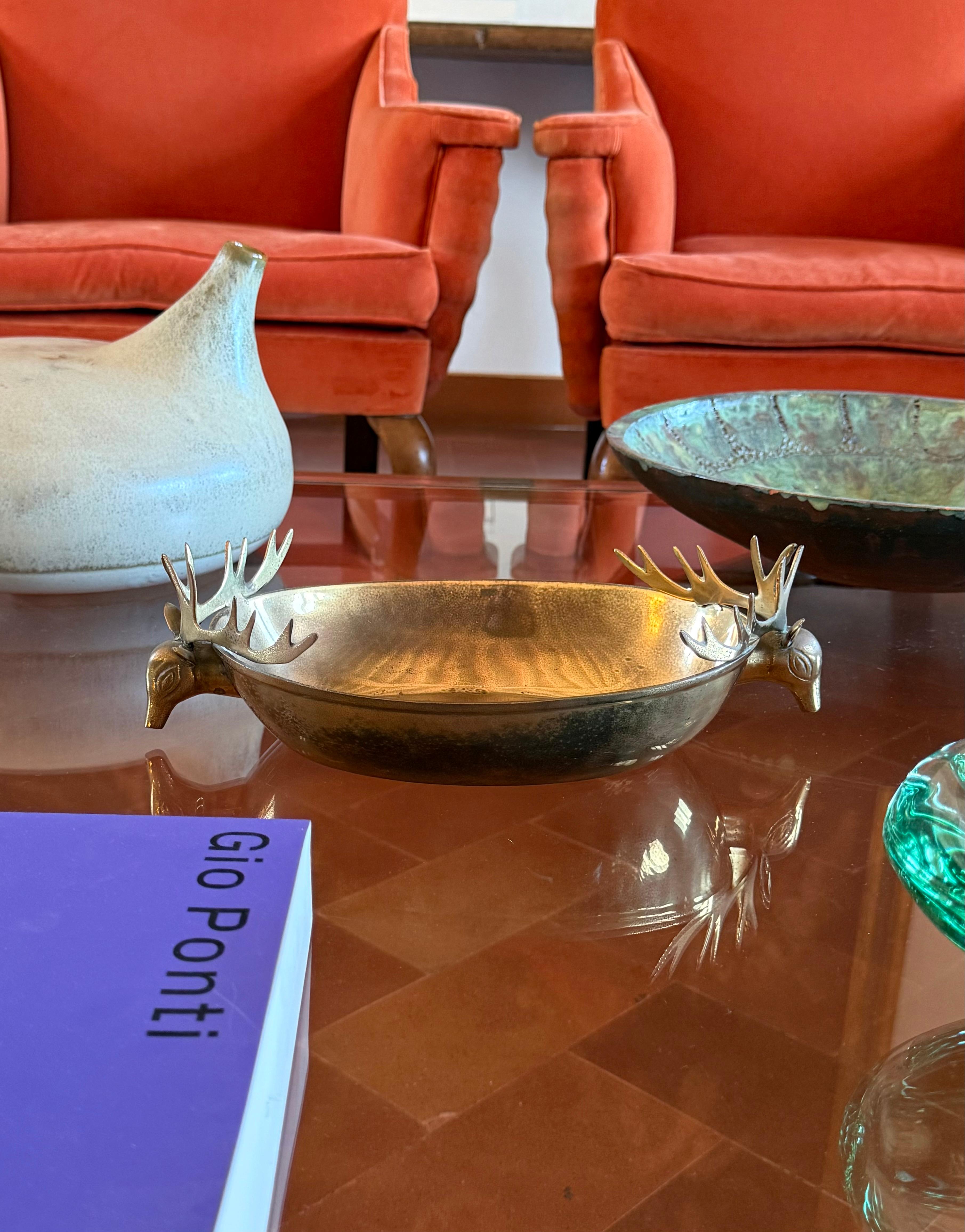 Mid-century Modern brass deers centerpiece / bowl, France 1970s in vendita 1
