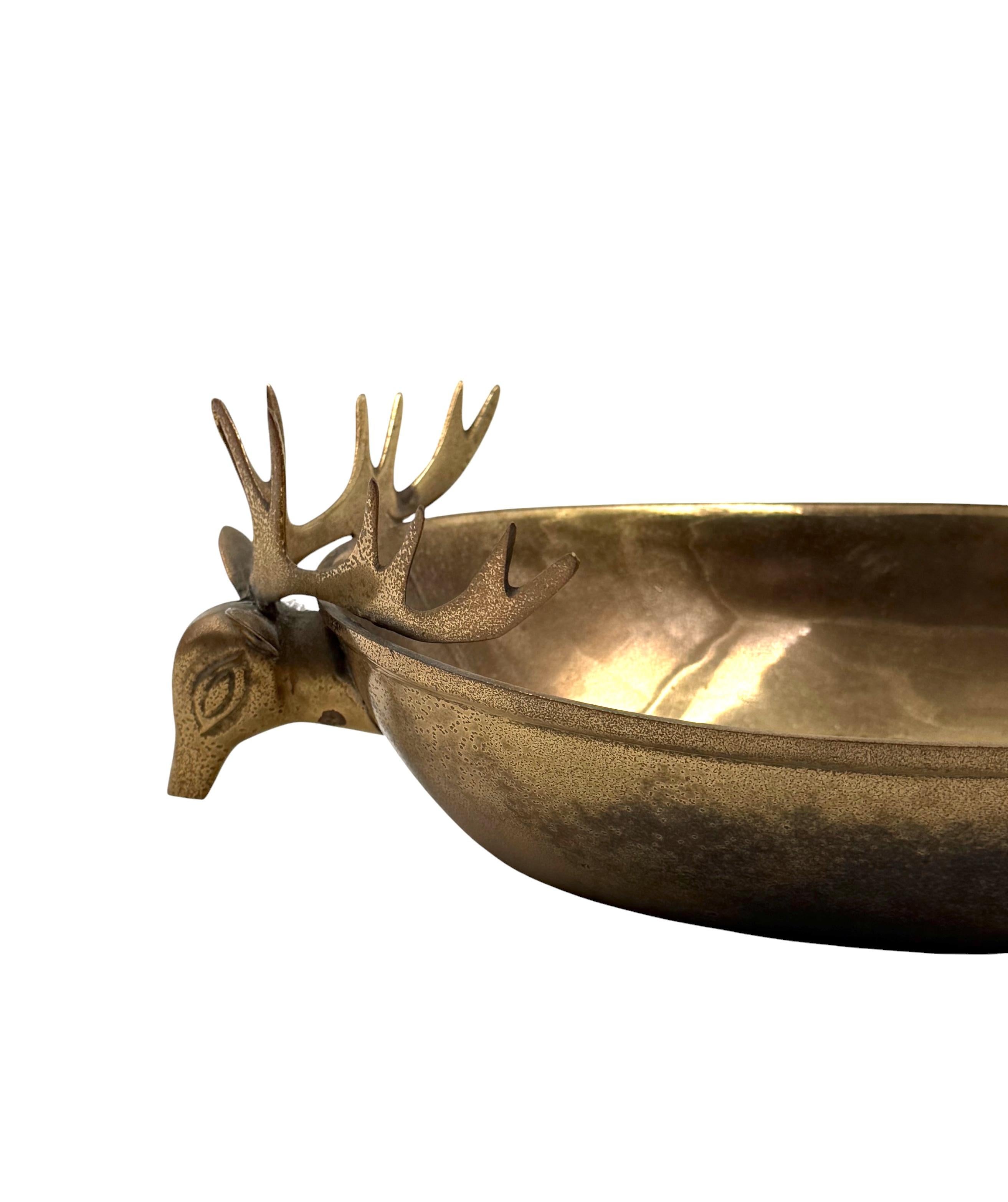 Mid-century Modern brass deers centerpiece / bowl, France 1970s in vendita 2