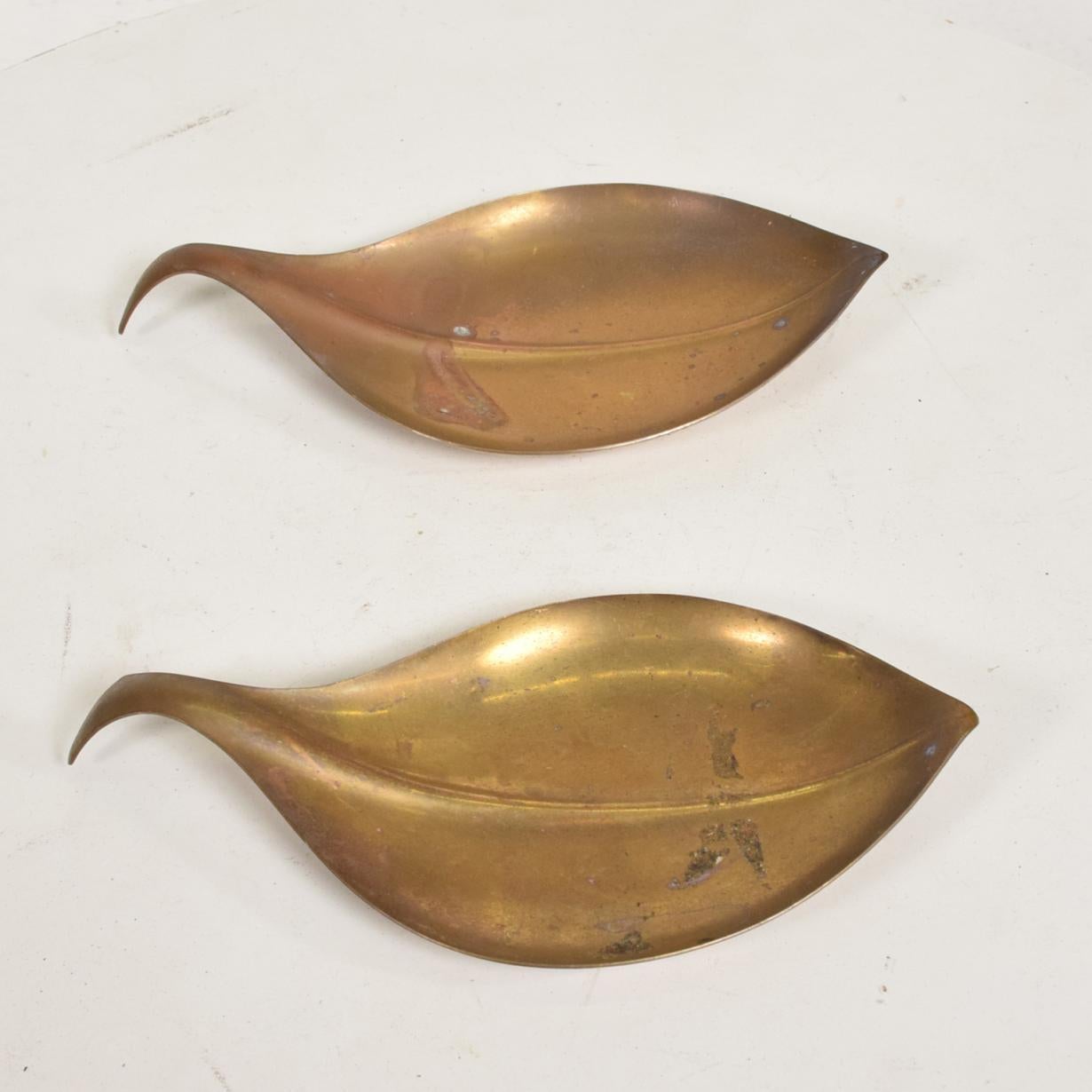 German Mid-Century Modern Brass Dish Decorative Plates in Brass Leaf Shape