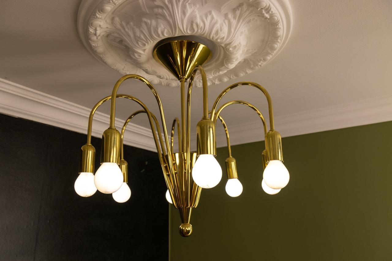 Mid-Century Modern Brass Eight-Light Sputnik Chandelier by TZ Leuchten, Germany For Sale 9