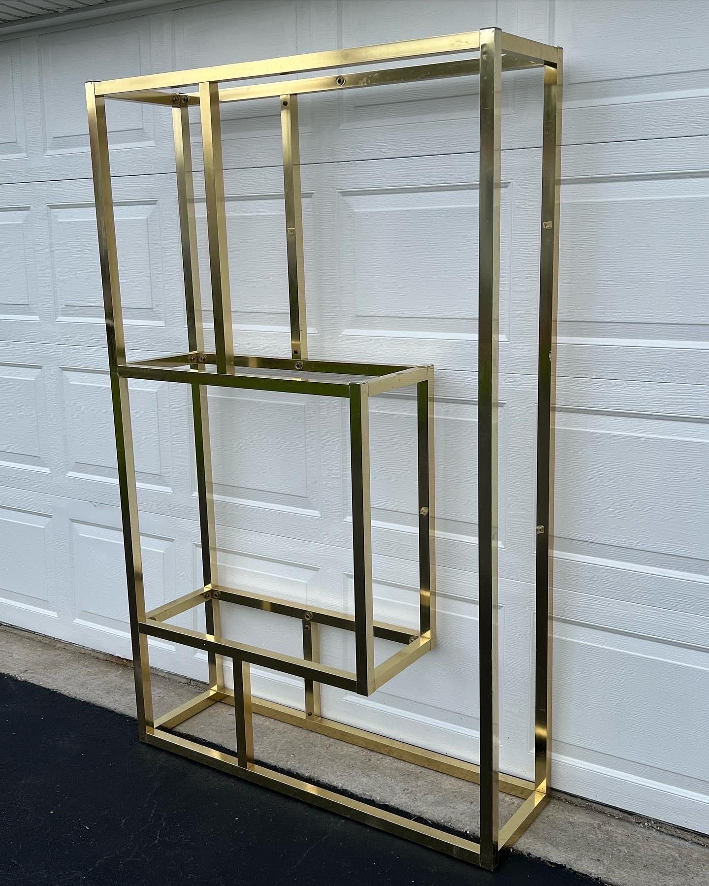 Etagere in ottone del Mid Century Modern in vendita 4
