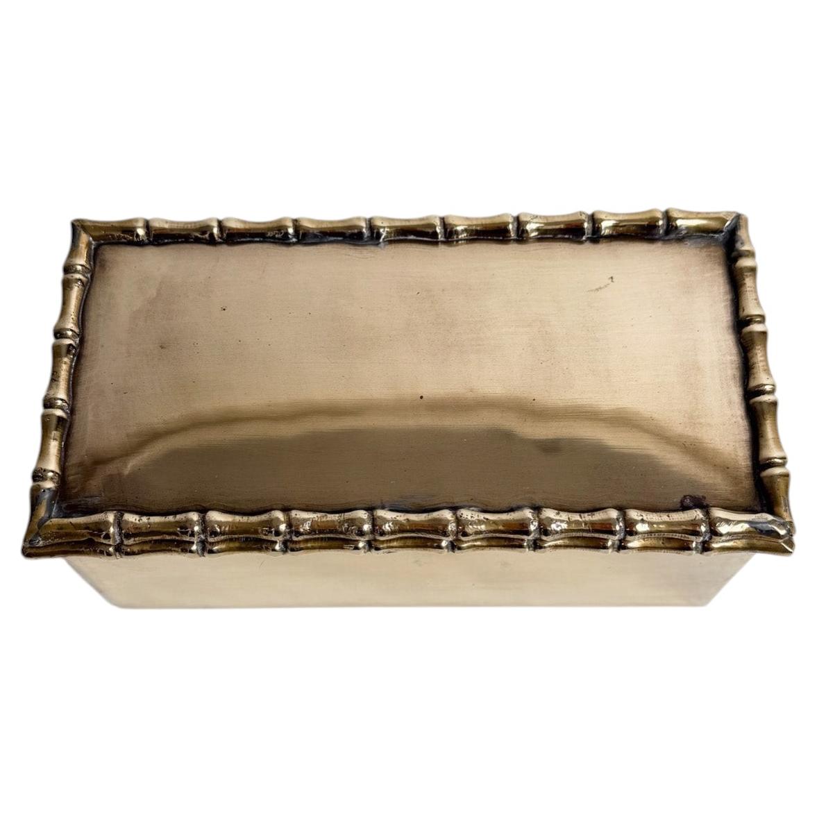Scatola in ottone con finitura effetto bambù in stile Mid-Century Modern, attribuita a Maison Baguès, anni '70 in vendita