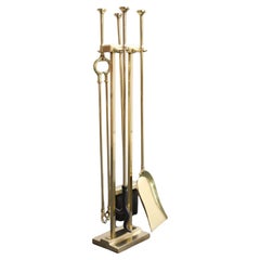 Set di utensili per caminetto in ottone di epoca medio- moderna