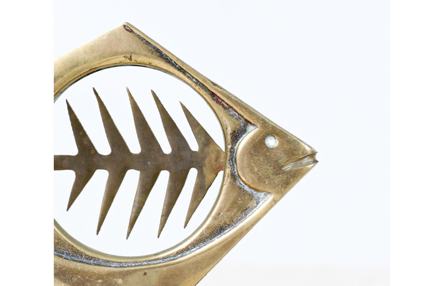 Mid-Century Modern Brass Fish Sculpture In Good Condition In Los Angeles, CA