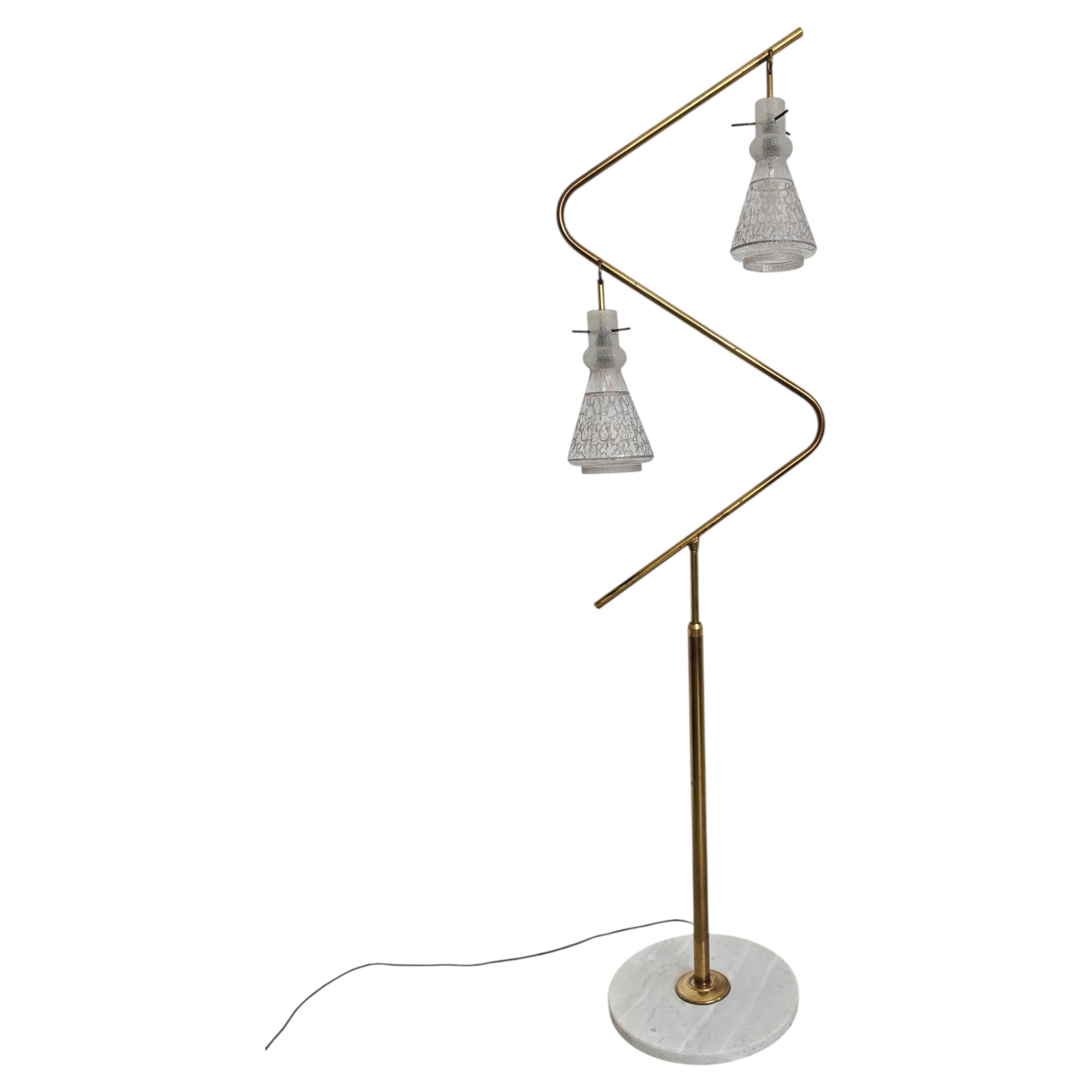 Lámpara de pie de latón Mid Century Modern attr. to Stilnovo, Italia Años 50