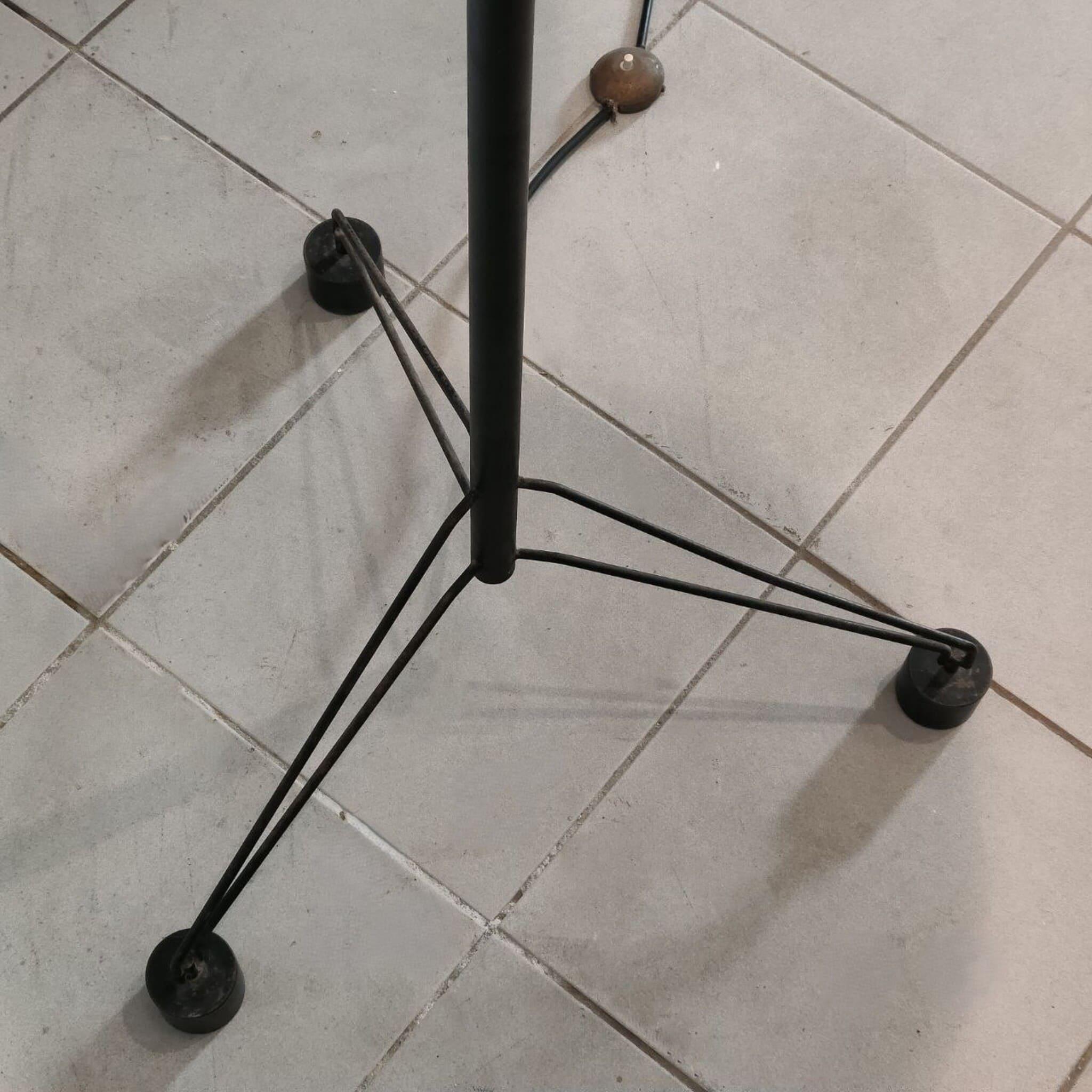 Mid-century modern brass floor lamp by Bruno Gatta for Stilnovo, Italy, 1950s For Sale 3