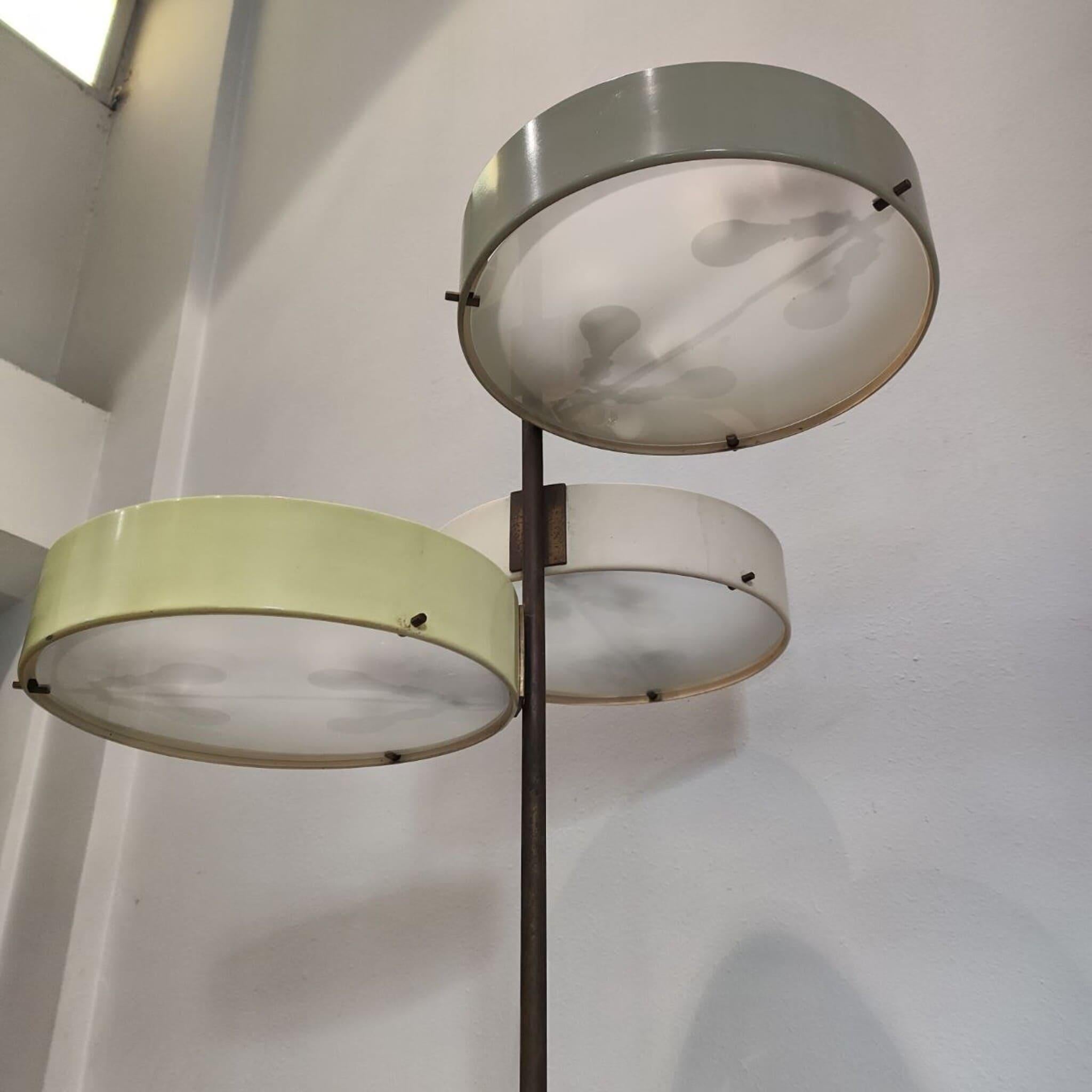 Mid-century modern brass floor lamp by Bruno Gatta for Stilnovo, Italy, 1950s For Sale 5
