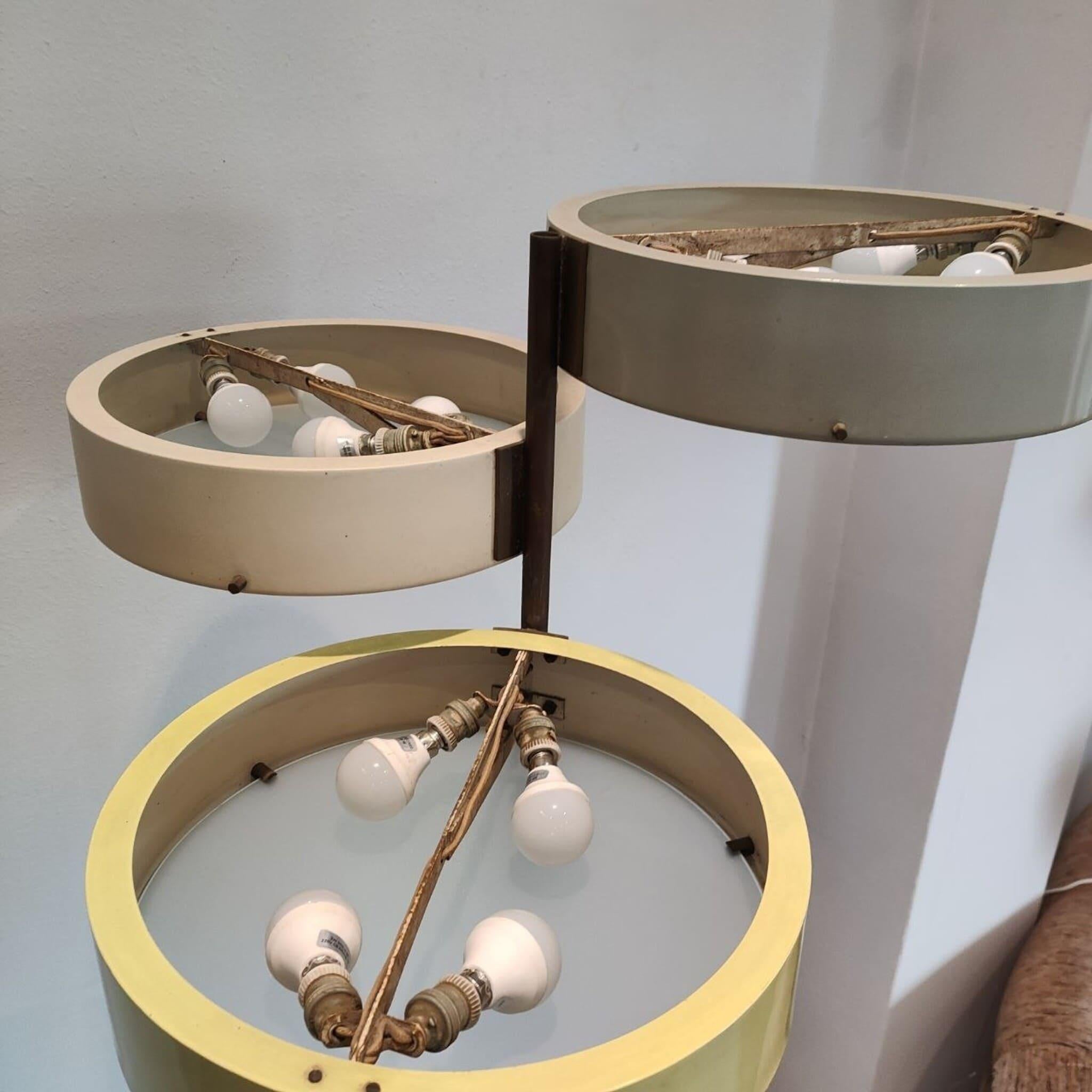 Italian Mid-century modern brass floor lamp by Bruno Gatta for Stilnovo, Italy, 1950s For Sale