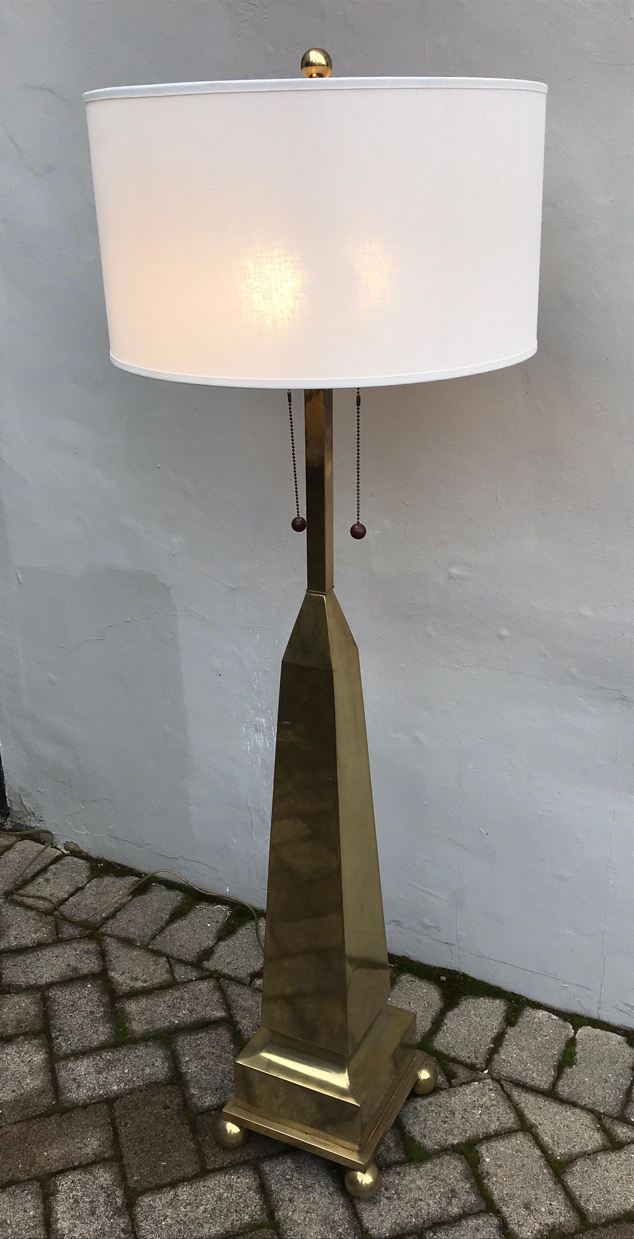 Mid Century Modern Pyramid Brass Floor Lamp by Marbro Lamp Company, 1970's  In Good Condition For Sale In Bedford Hills, NY