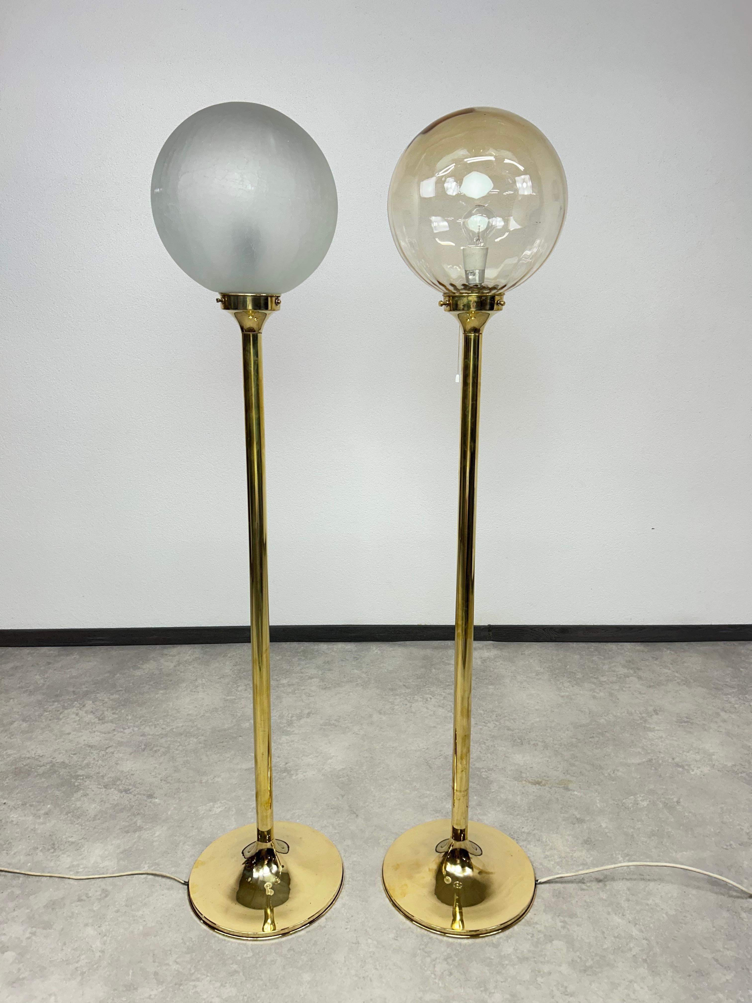 Lampadaire en laiton moderne du milieu du siècle en vente 1