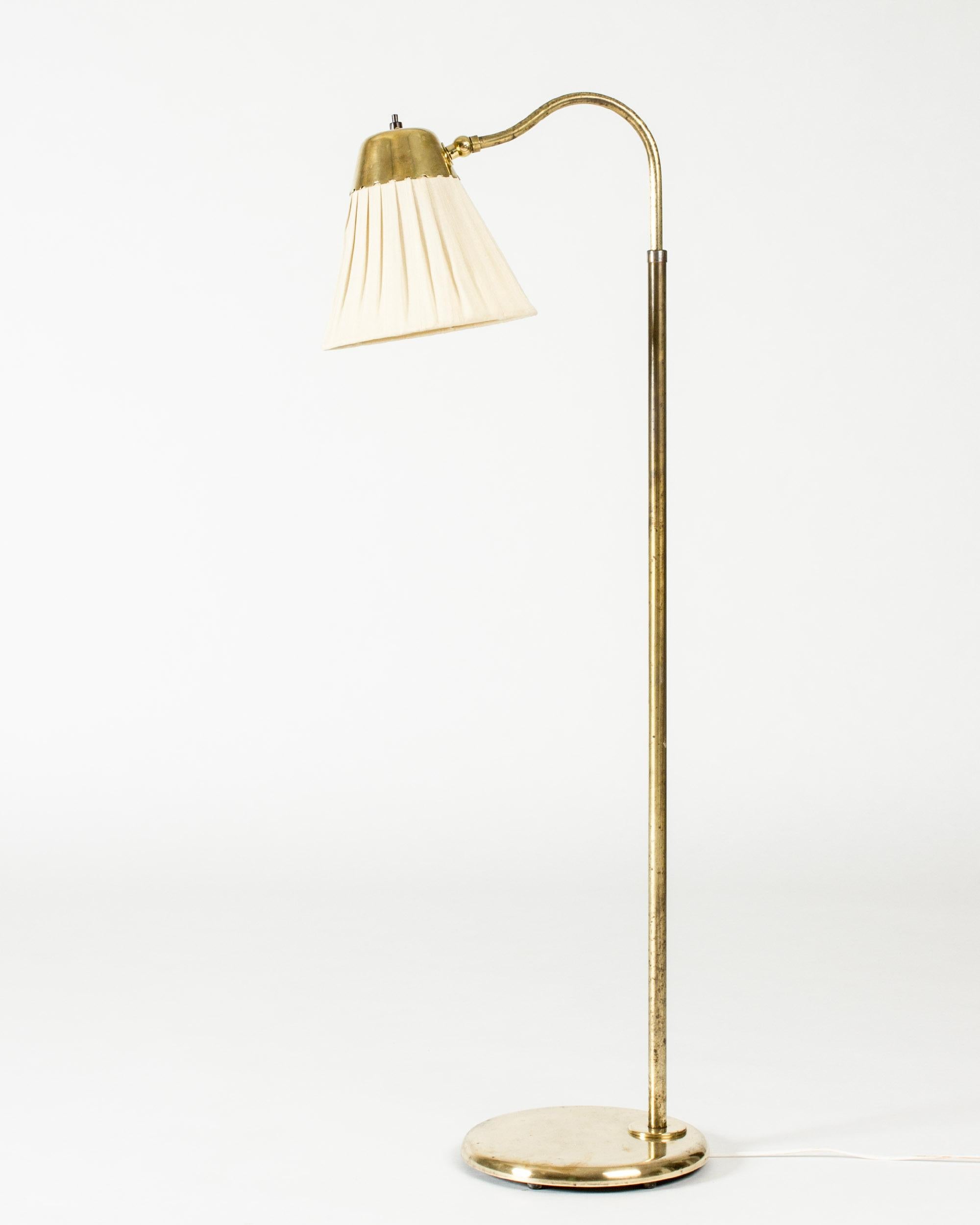 Scandinave moderne Lampadaire en laiton The Moderns de Böhlmarks, Suède, années 1940 en vente