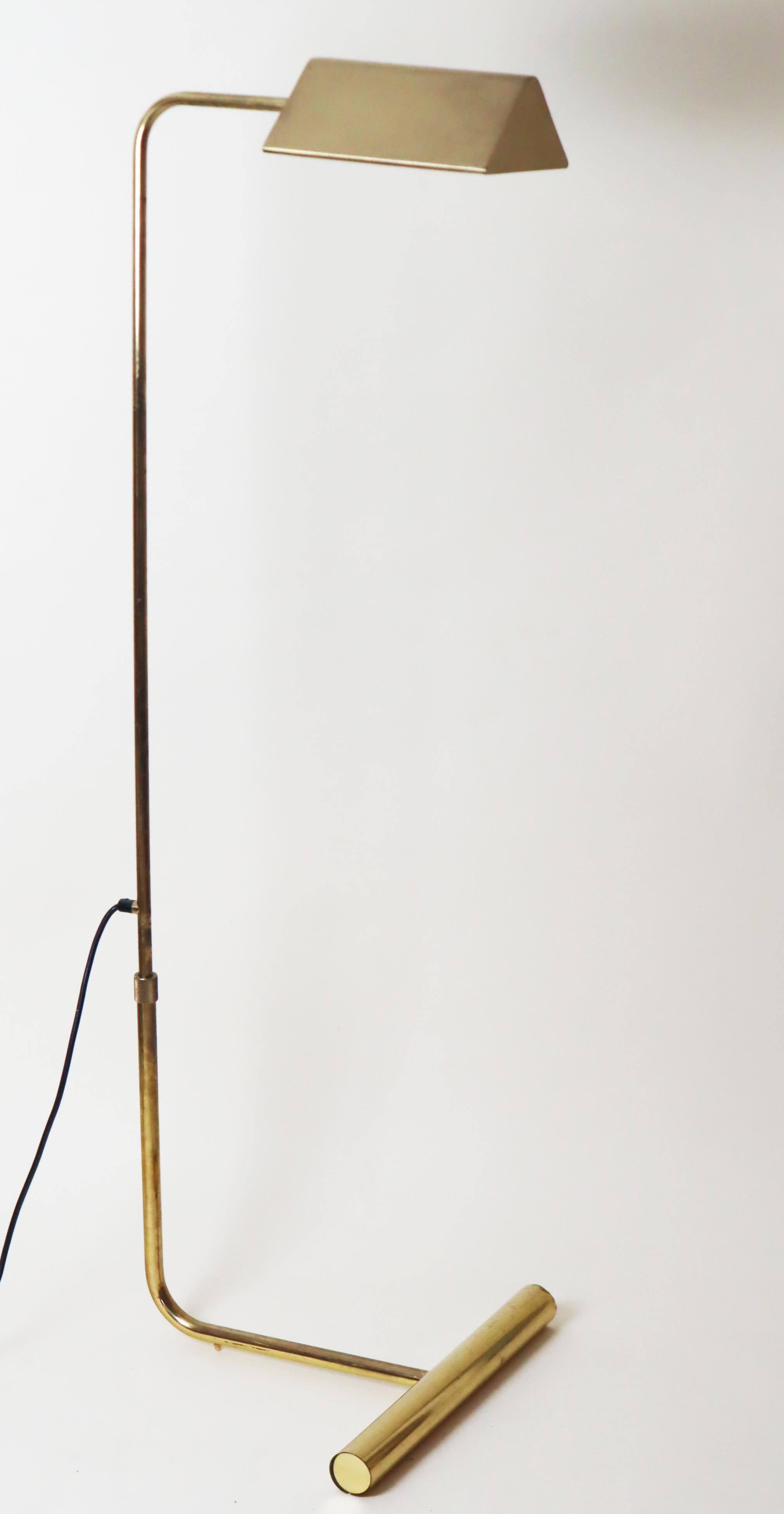Mid-Century Modern Brass Floor Lamp Swivel For Sale 5