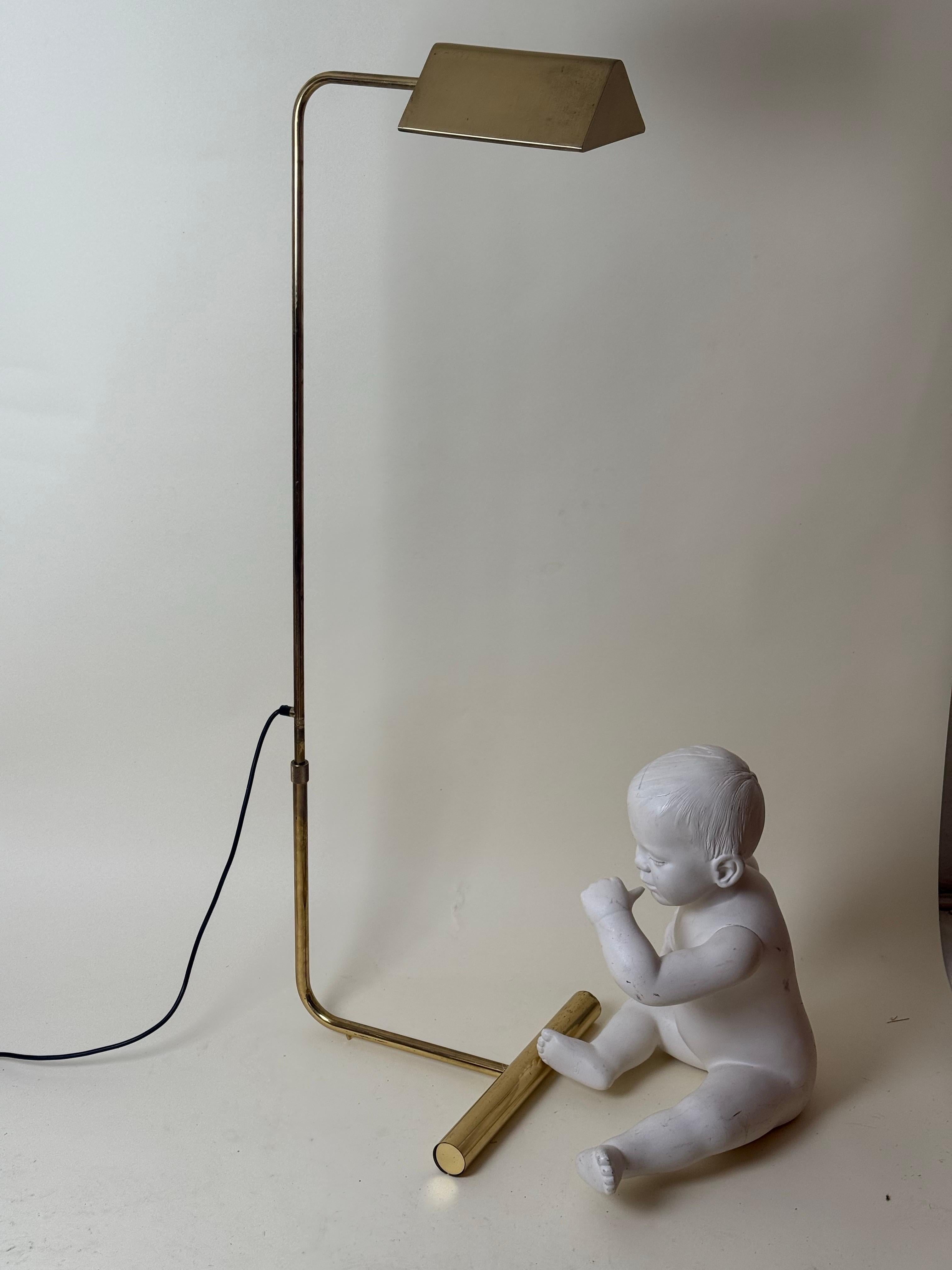 Mid-Century Modern Brass Floor Lamp Swivel For Sale 9