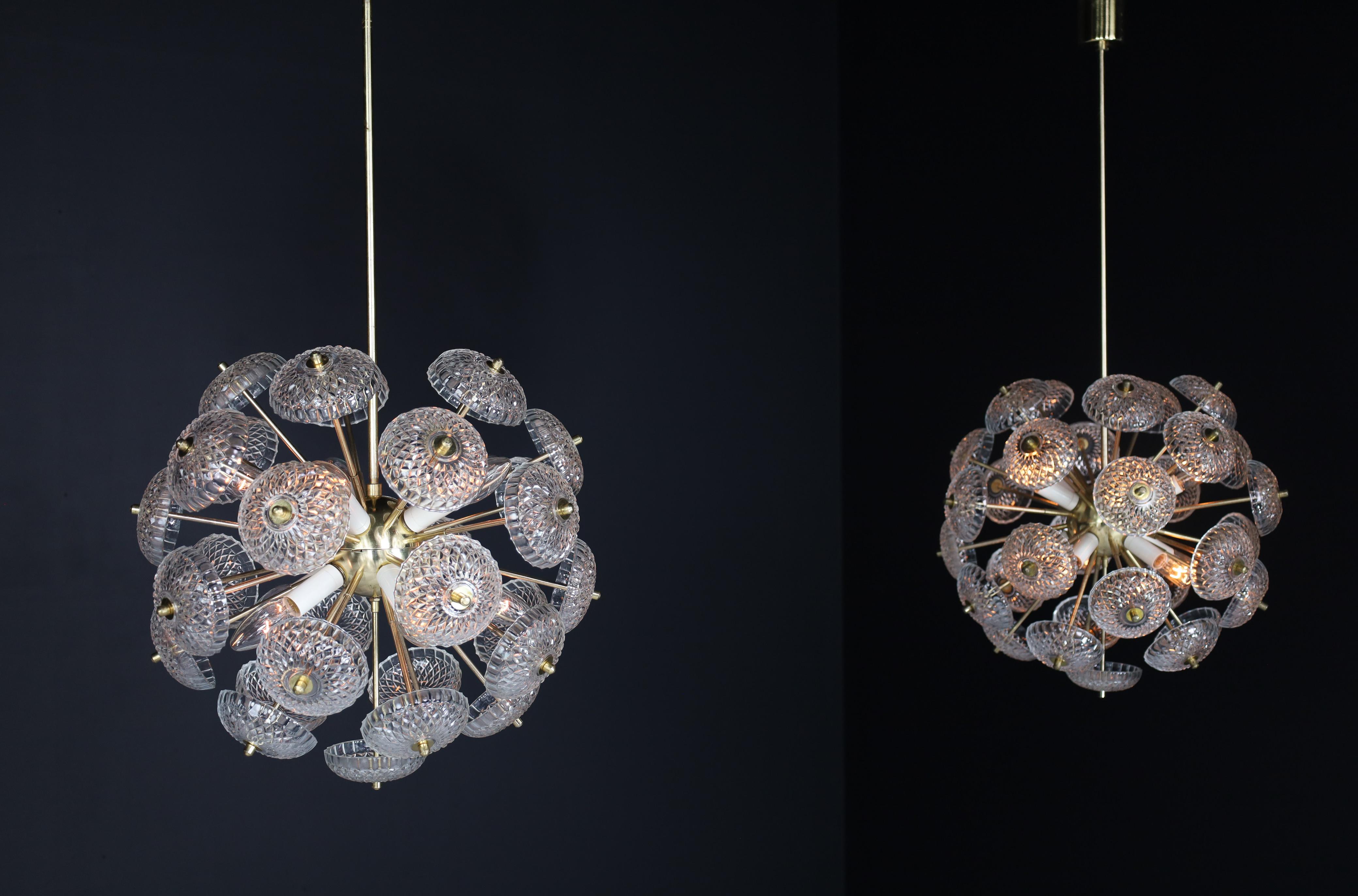 Mid-Century Modern Brass Floral Glass and Brass Chandelier,  Europe, 1960s For Sale 7