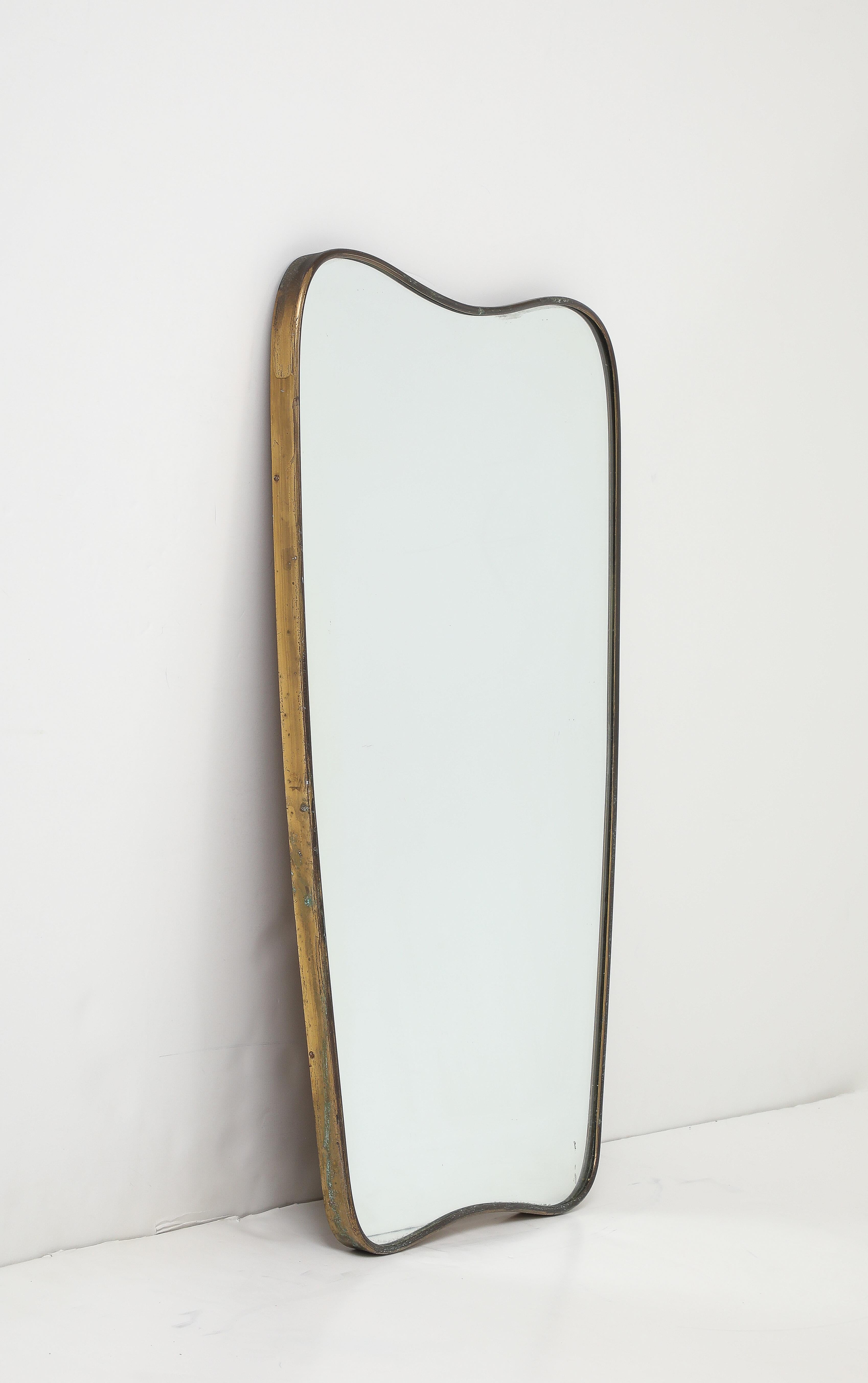 Mid-Century Modern Miroir à encadrement en laiton, Italie, 1950, The Moderns en vente