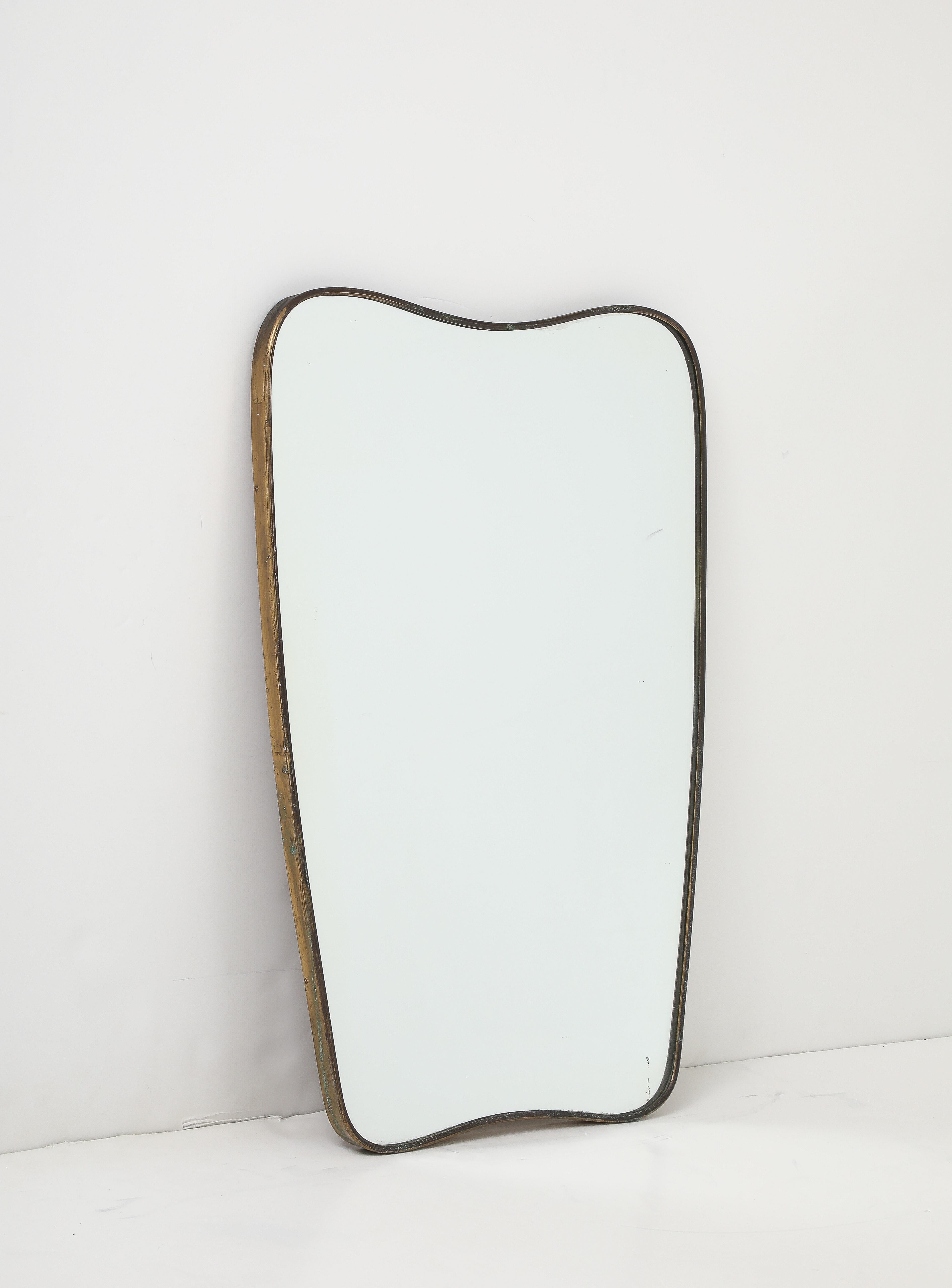 italien Miroir à encadrement en laiton, Italie, 1950, The Moderns en vente