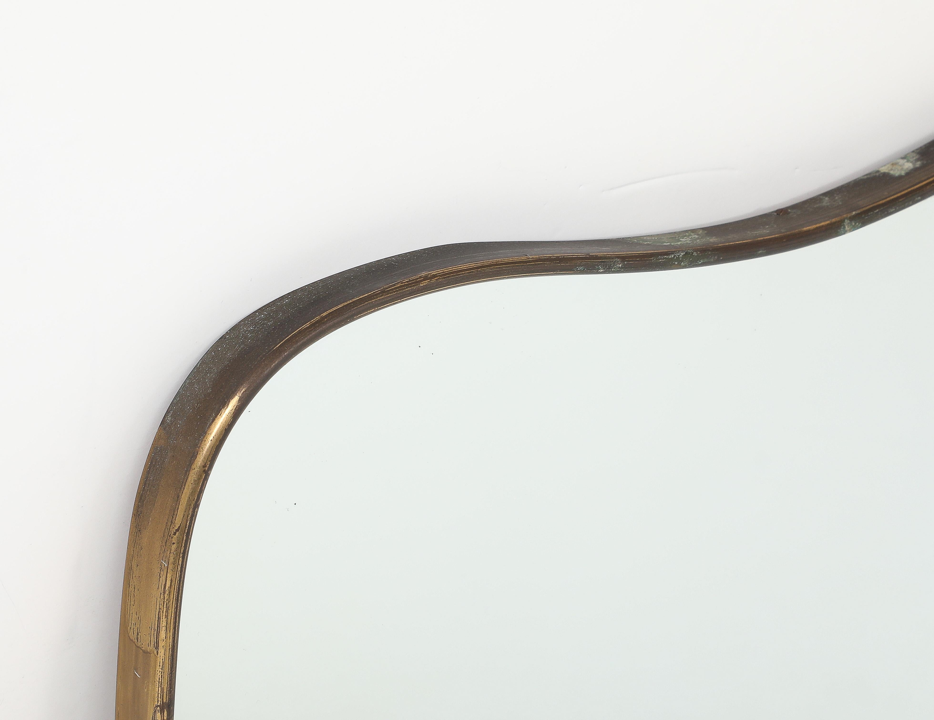 Miroir à encadrement en laiton, Italie, 1950, The Moderns Bon état - En vente à Brooklyn, NY